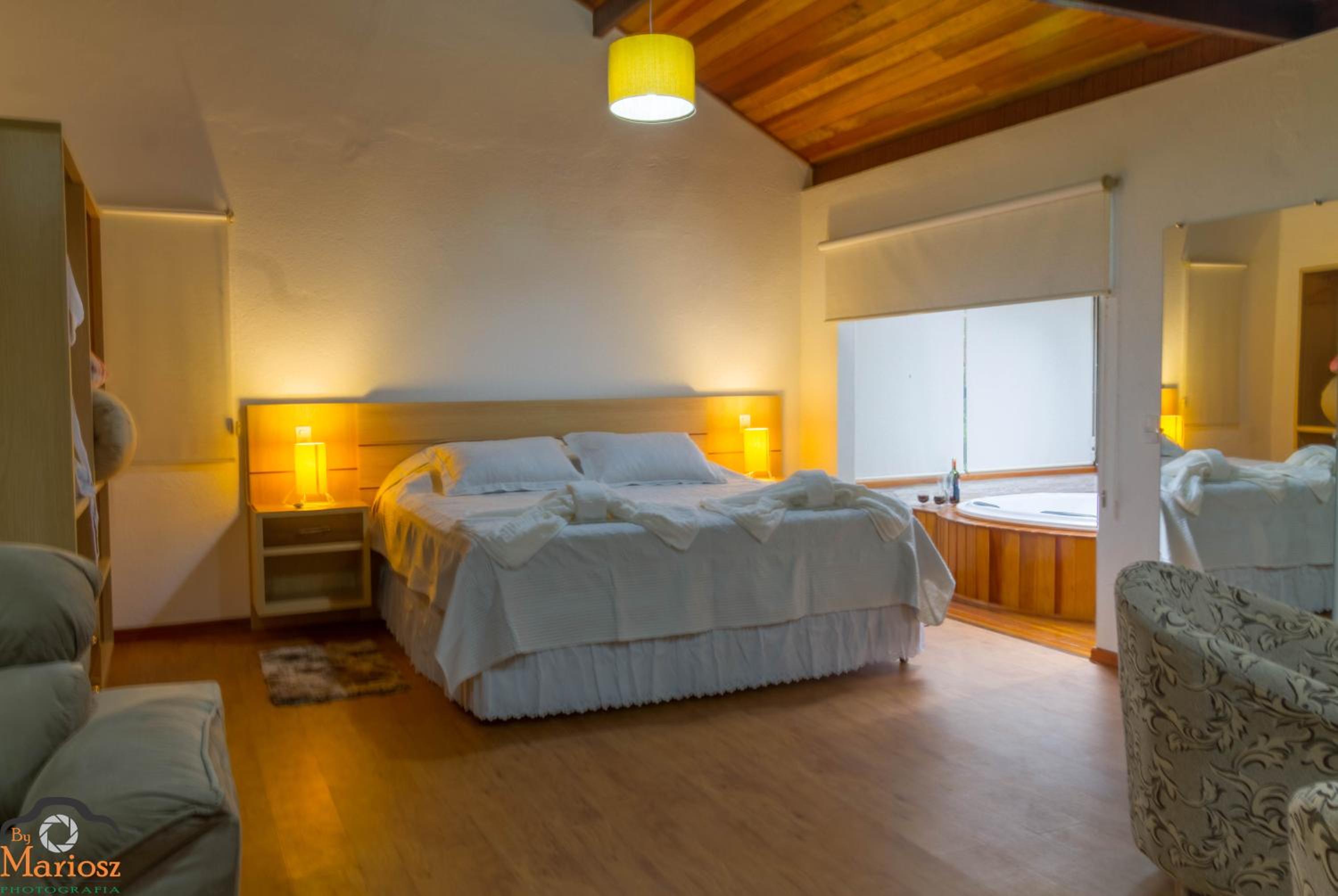 King Suite with Spa Bath