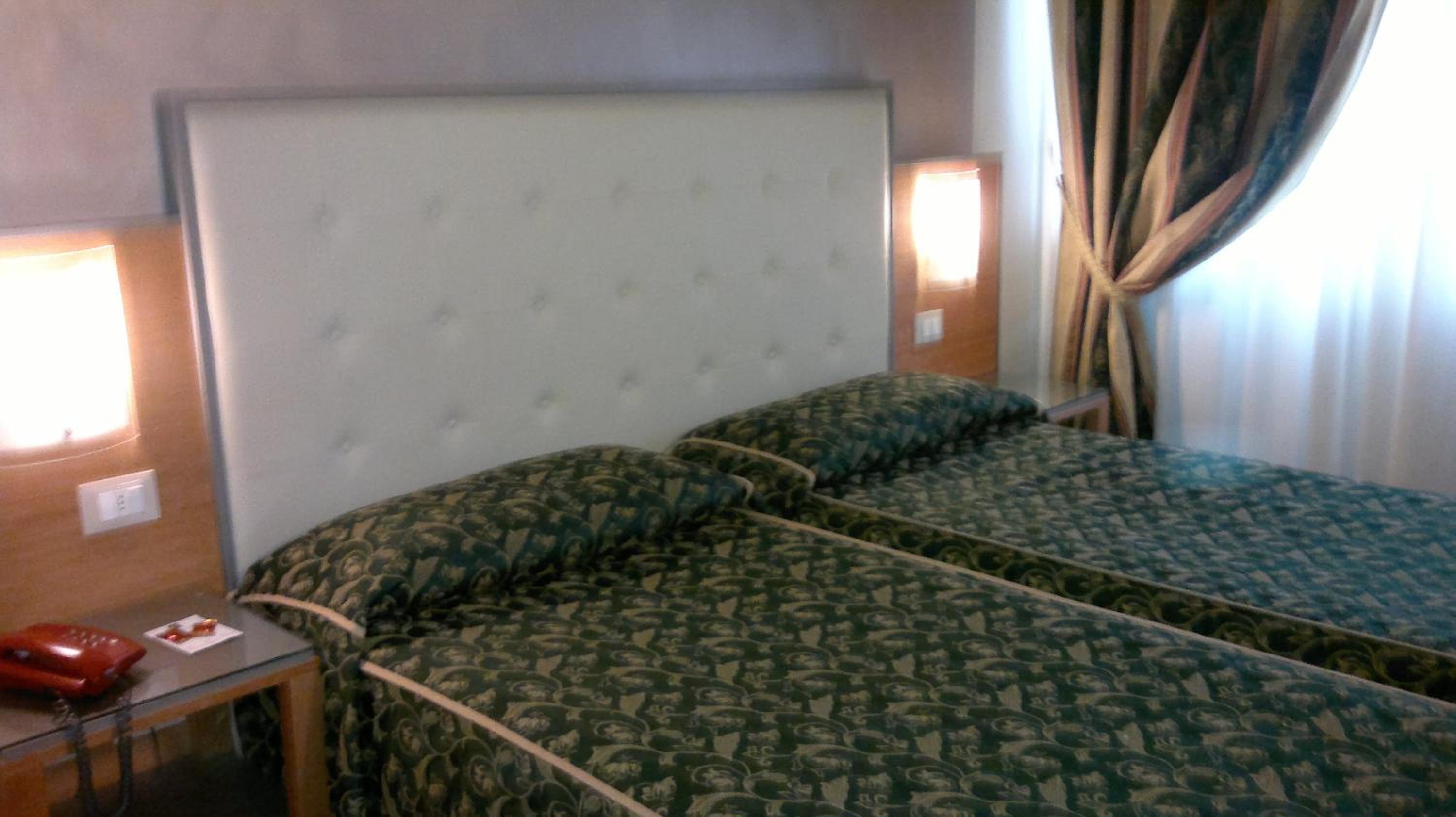 Twin Room - Photo 6