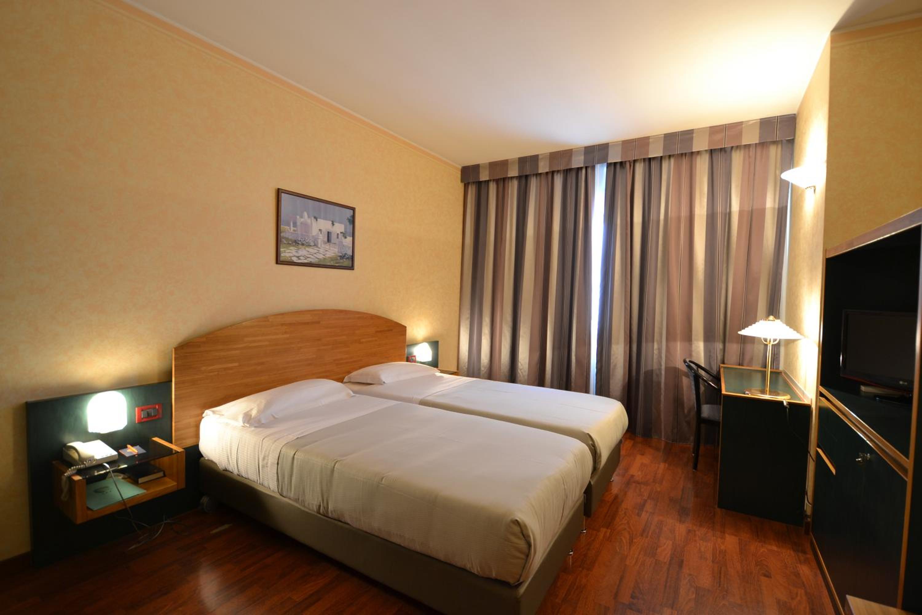 Double or Twin Room - Photo 1