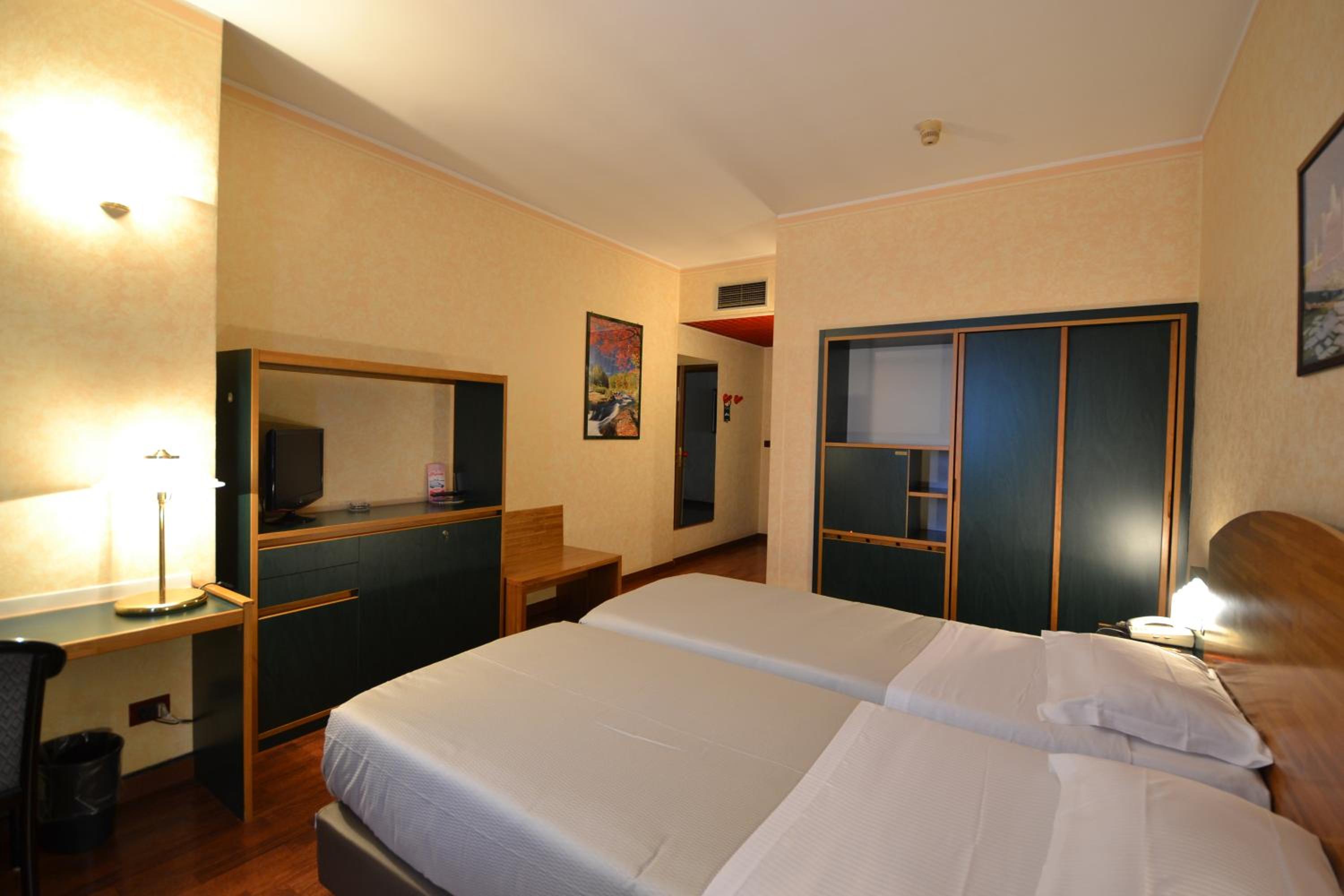 Triple Room - Photo 6