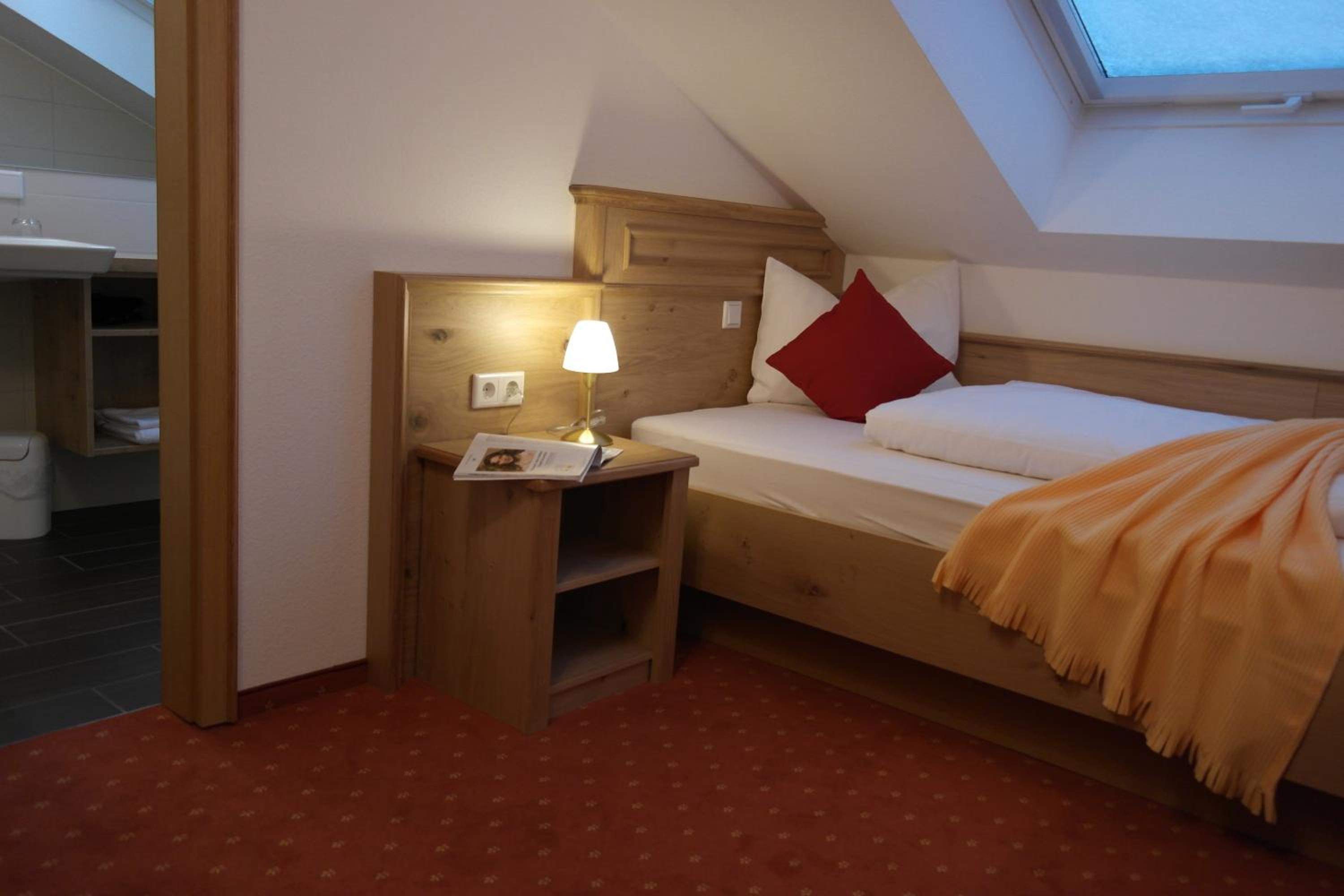 Single Room photo 2