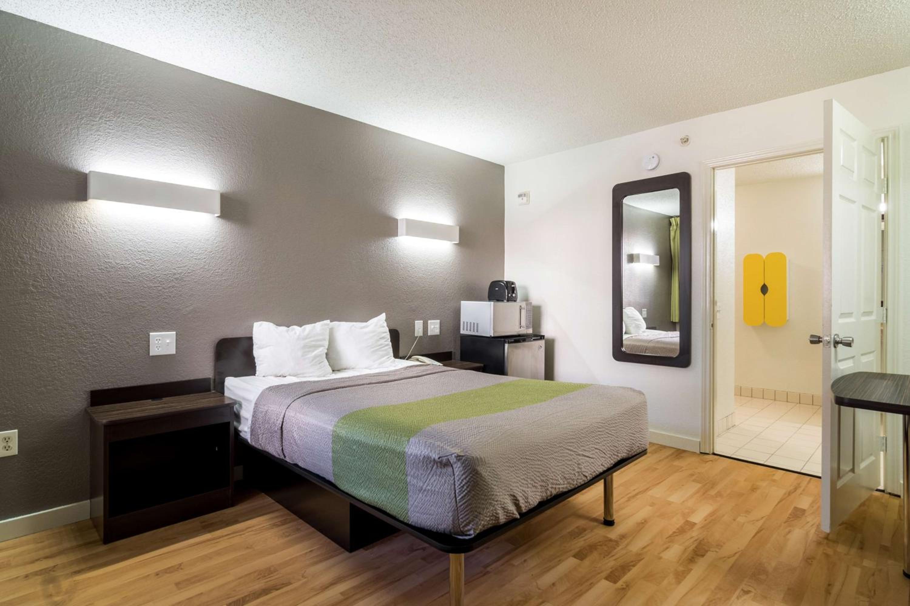 Double Room - Disability Access - Photo 1