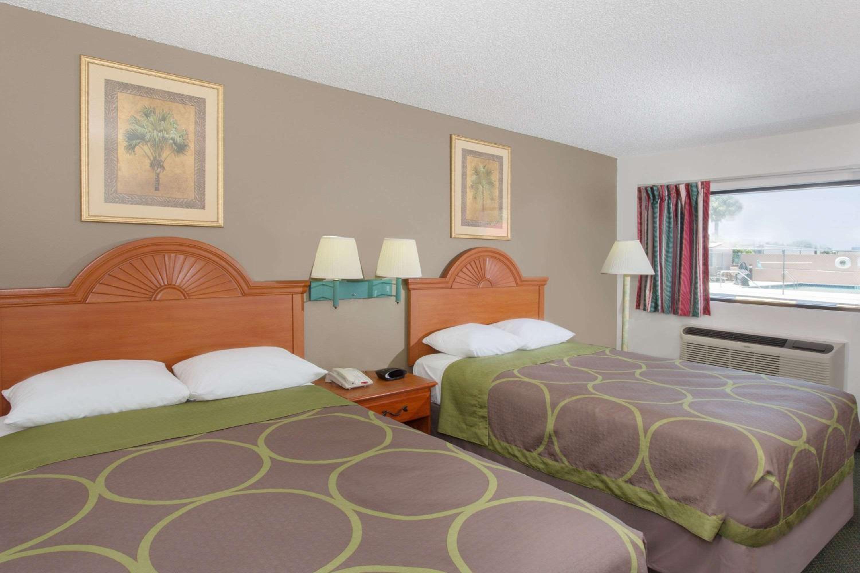 Double Room with Two Double Beds - Non-Smoking - Photo 7
