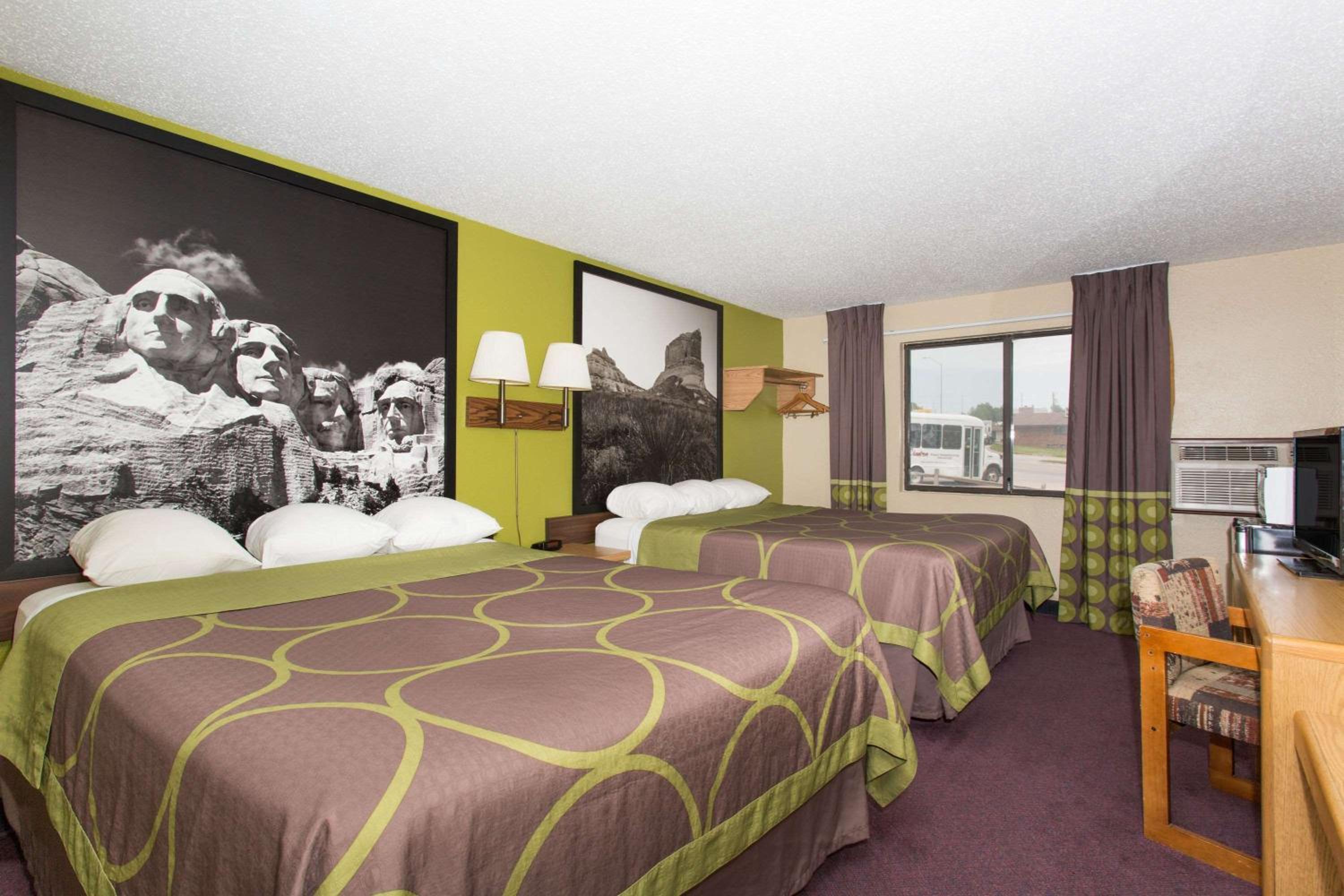 Queen Room With Two Queen Beds - Non-Smoking photo 1