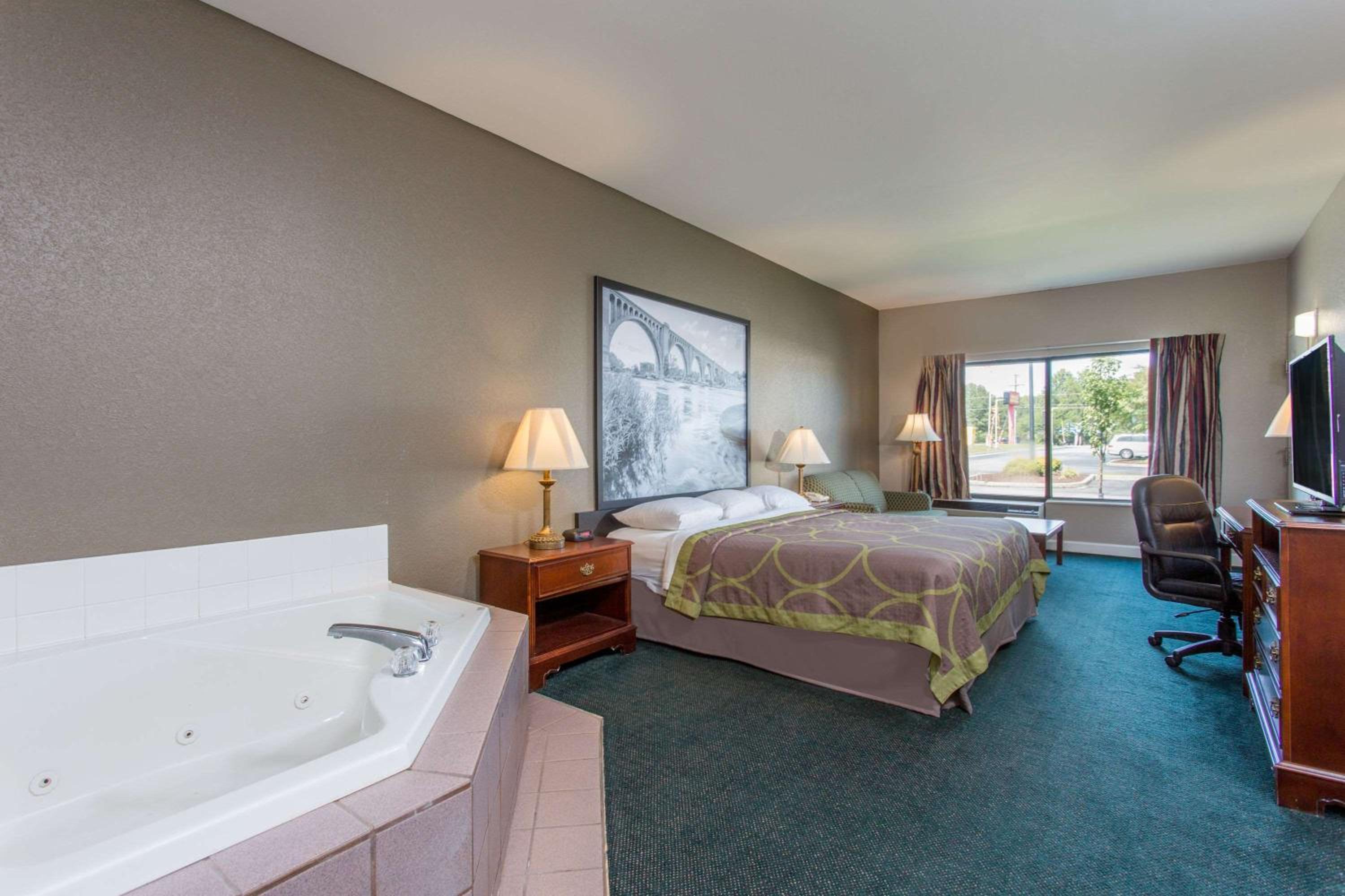 King Studio Suite - Non-Smoking - Photo 4