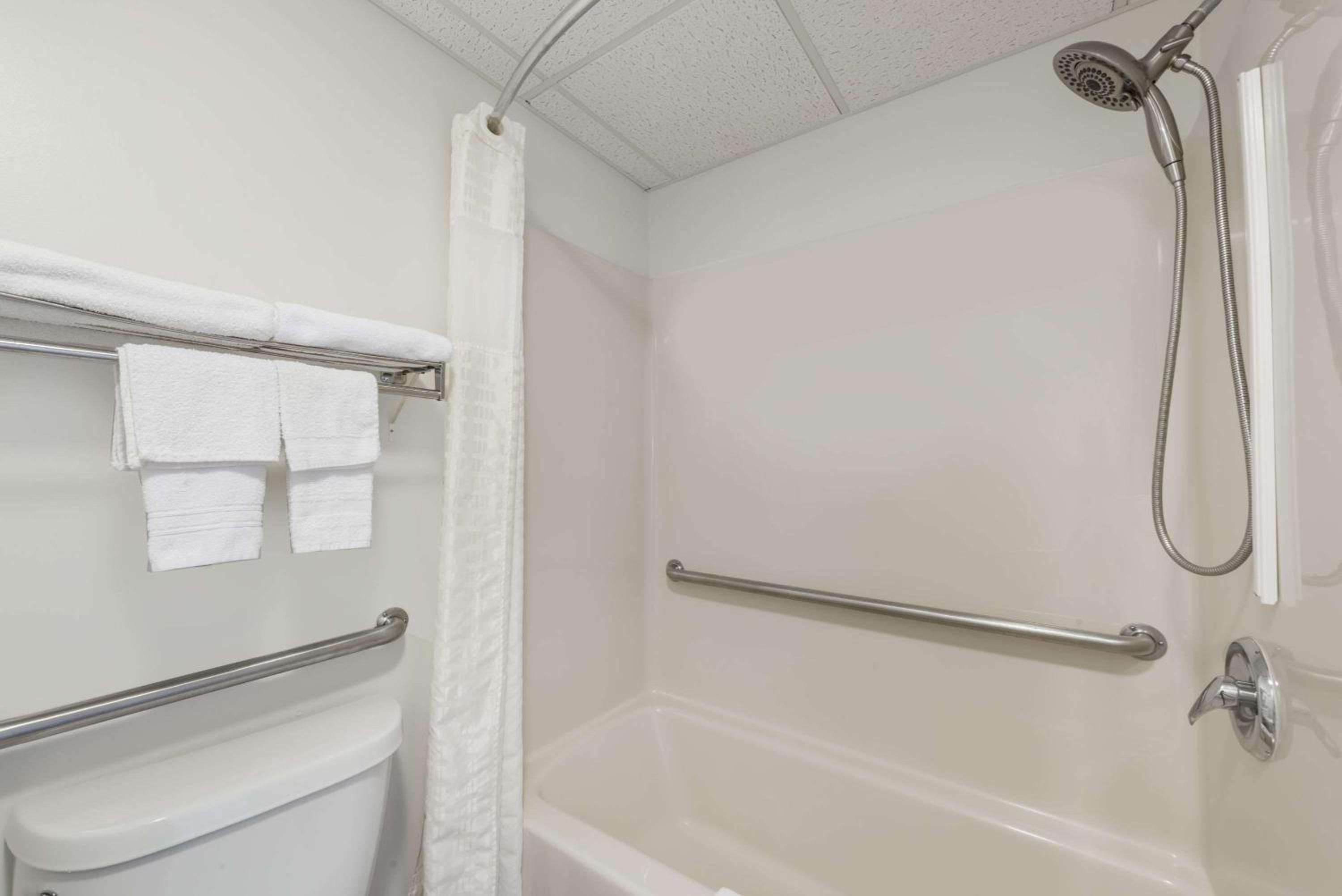 King Room - Mobility Access/Non-Smoking - Photo 2
