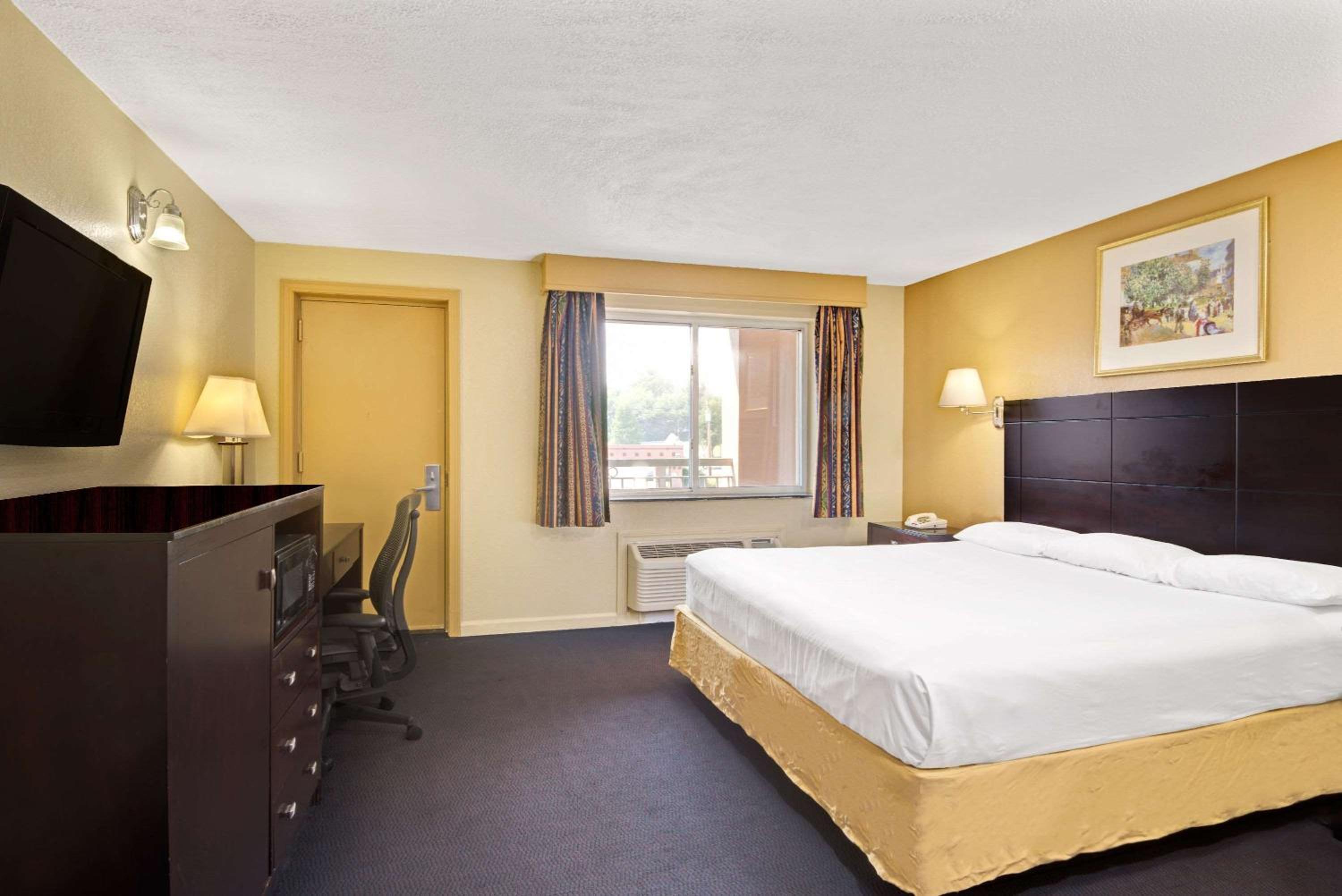 King Room - Smoking  - Photo 9