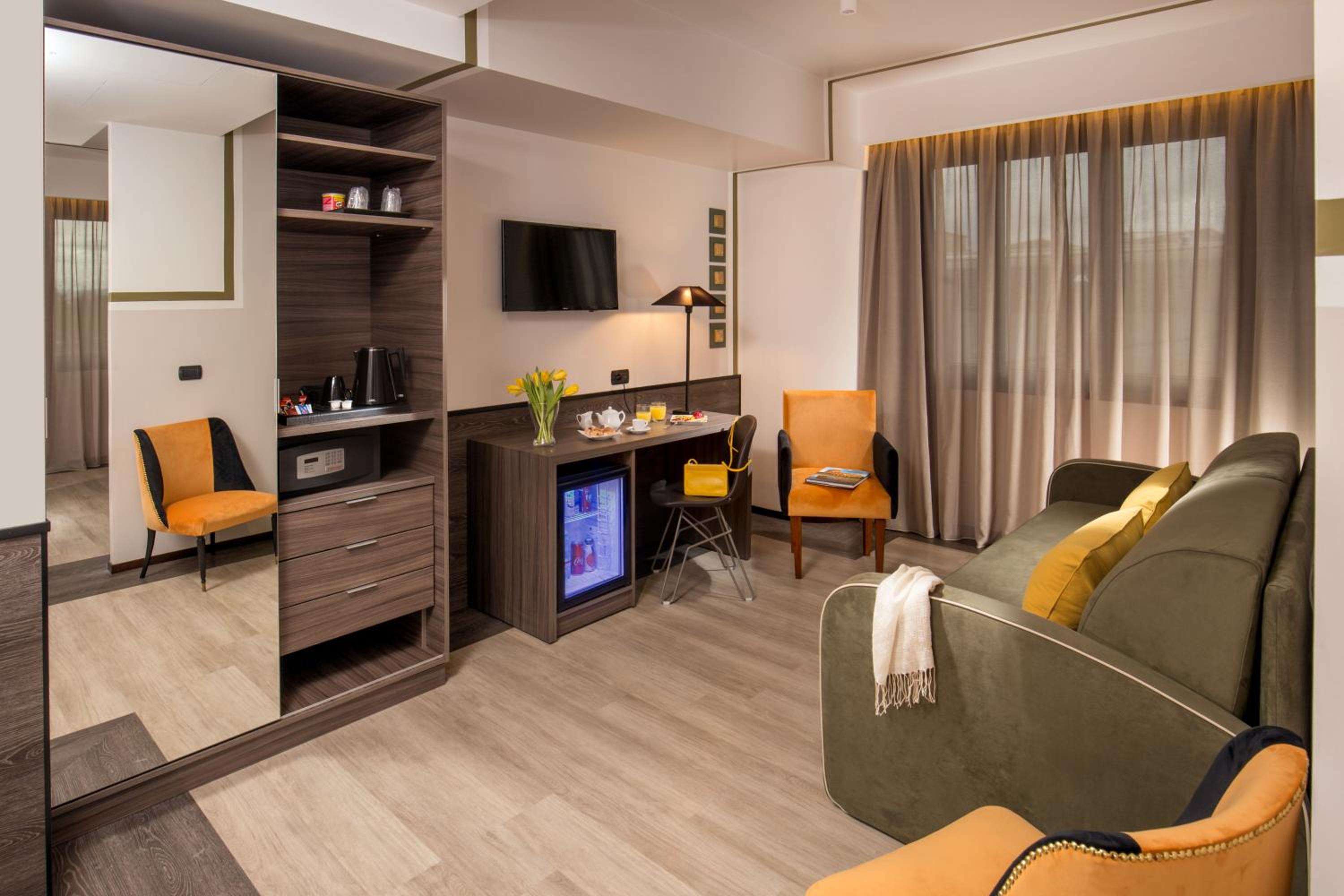 Club Triple Room