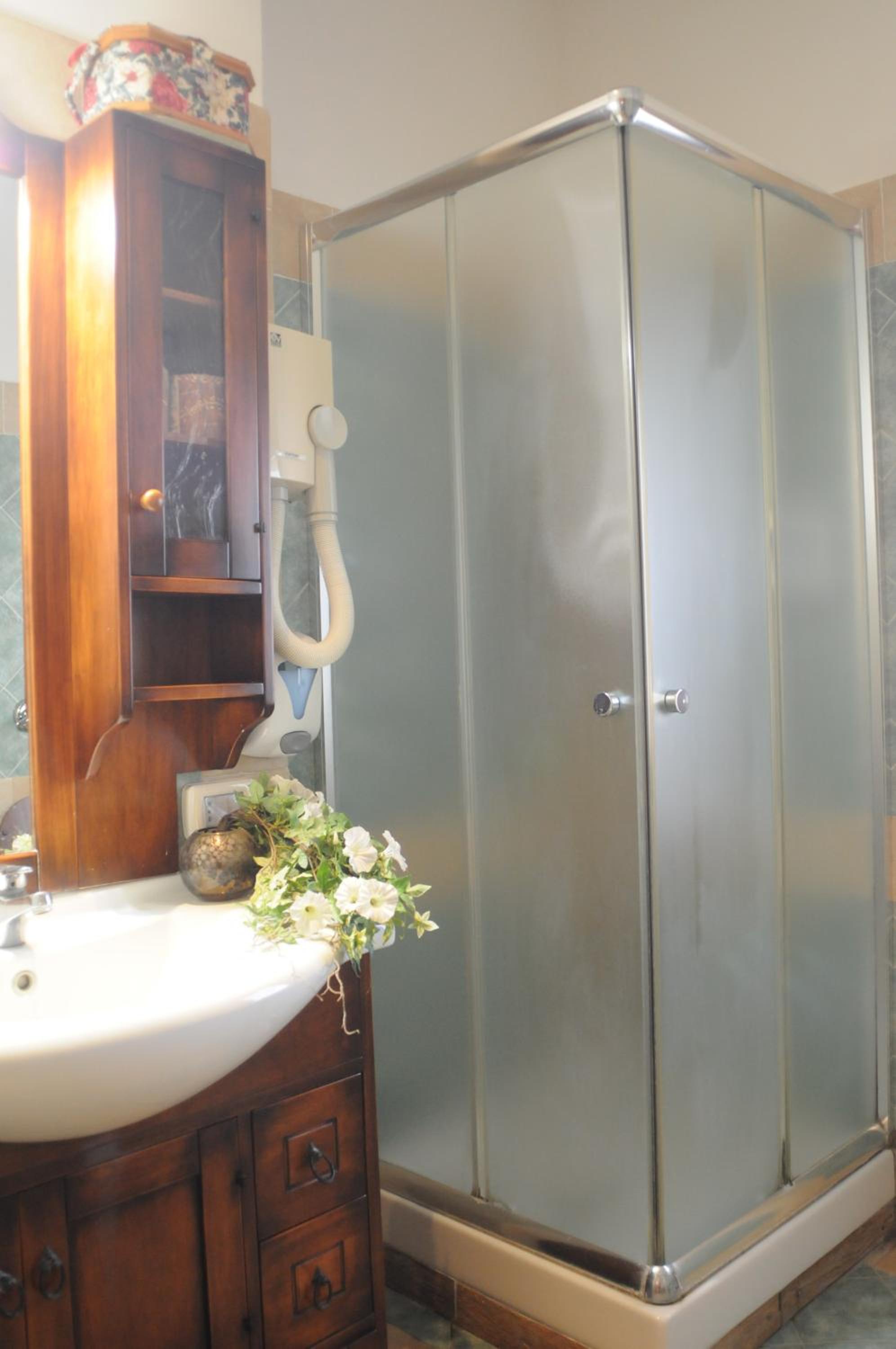 Double or Twin Room - Photo 7