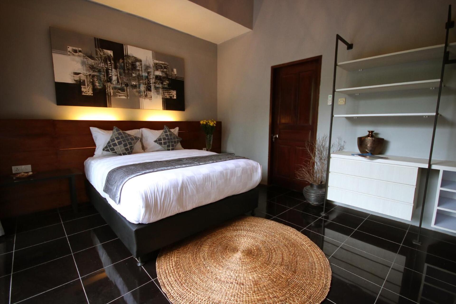 Three-Bedroom Villa - Photo 7