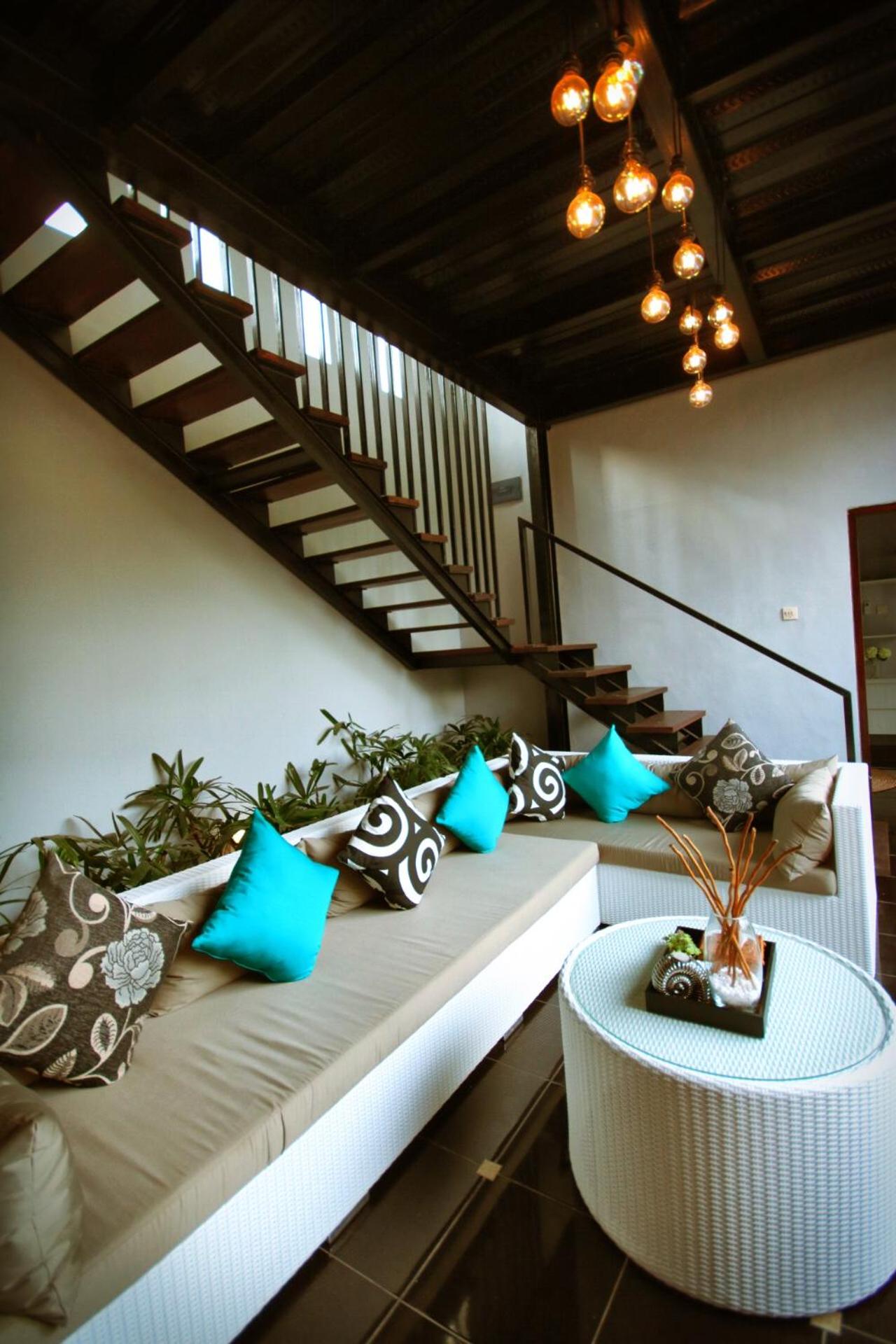 Three-Bedroom Villa - Photo 9