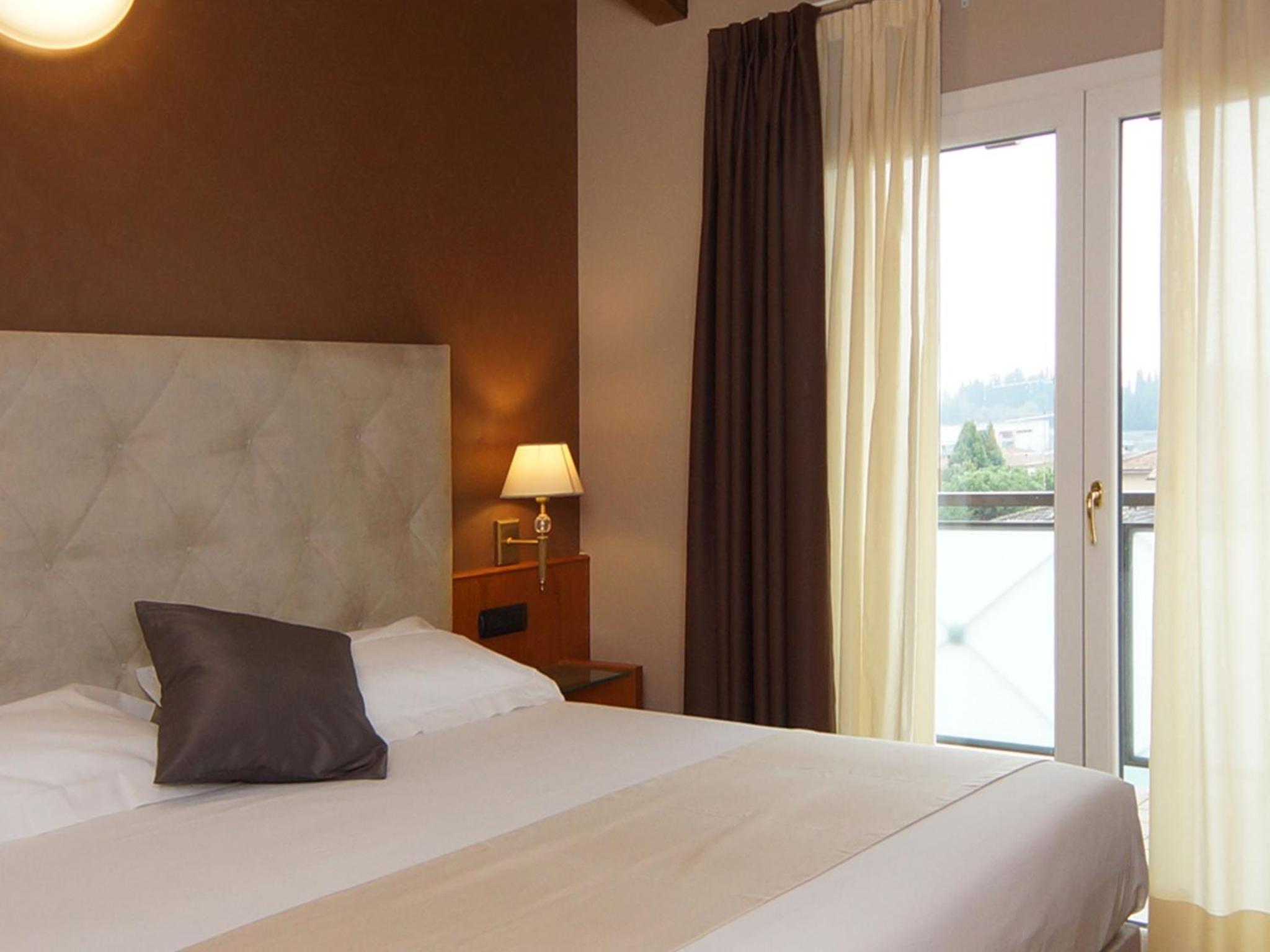 Standard Double Room - Photo 8