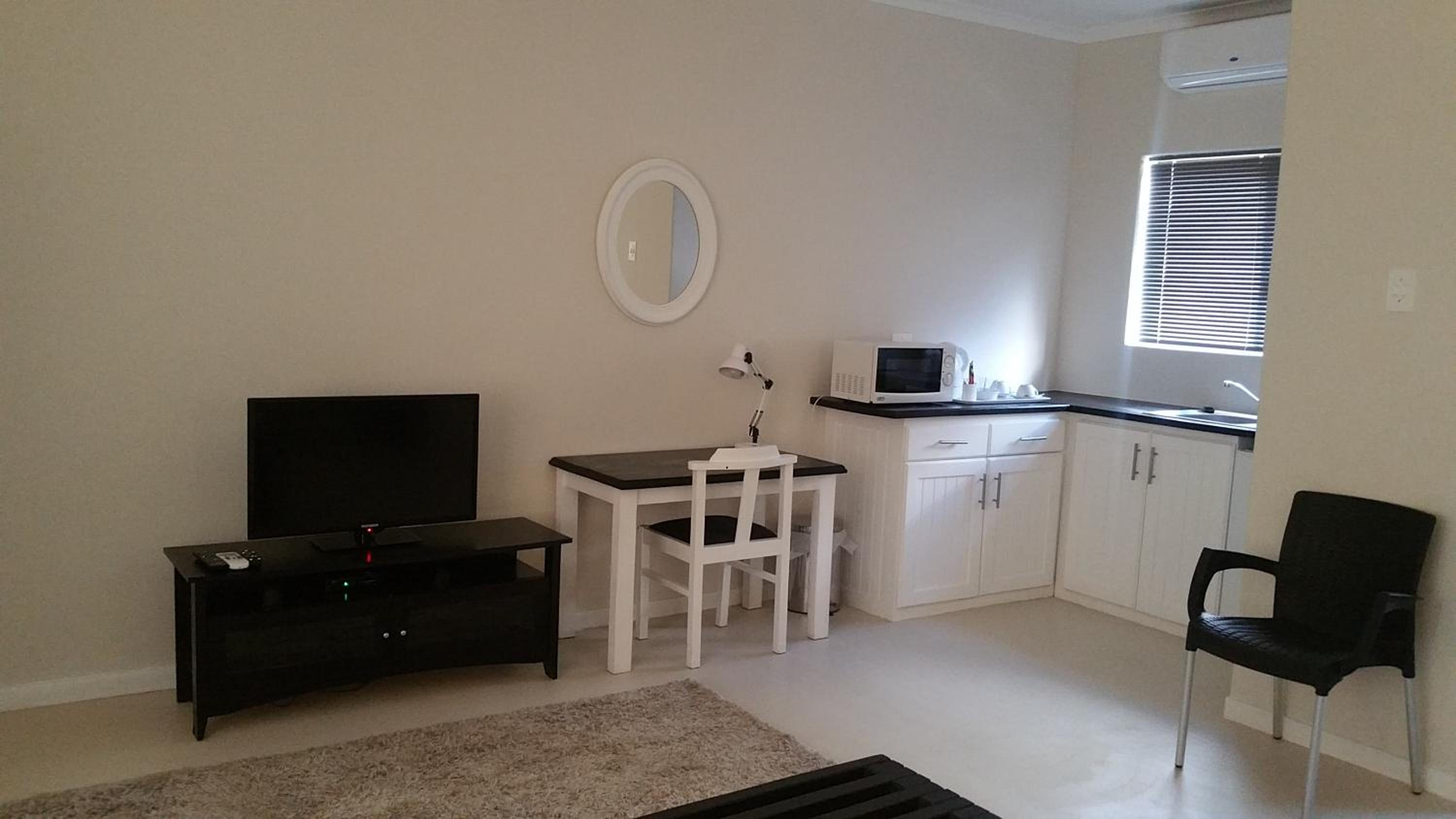 Deluxe Double Room - Photo 8