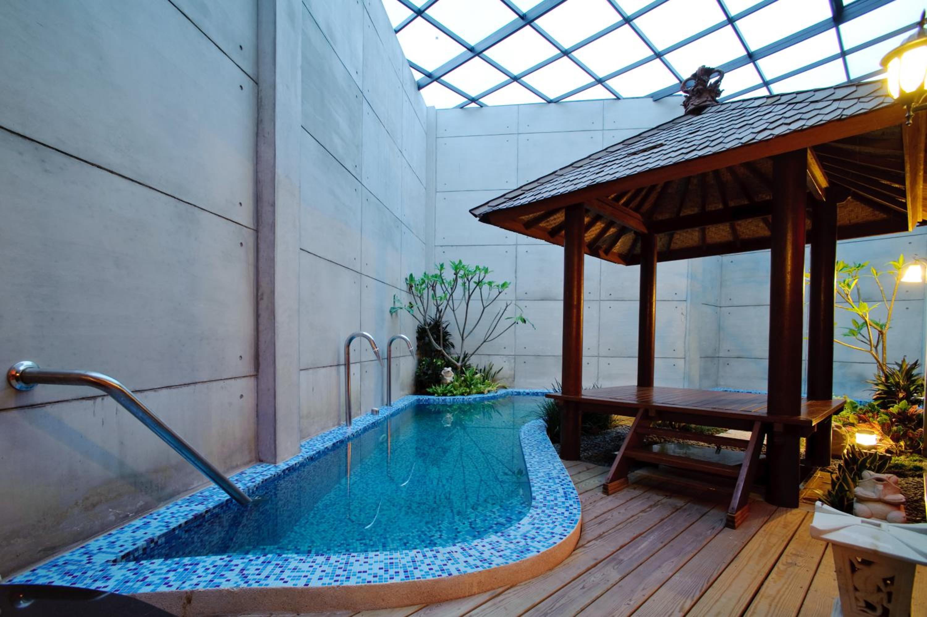 Double Room with Pool View photo 2