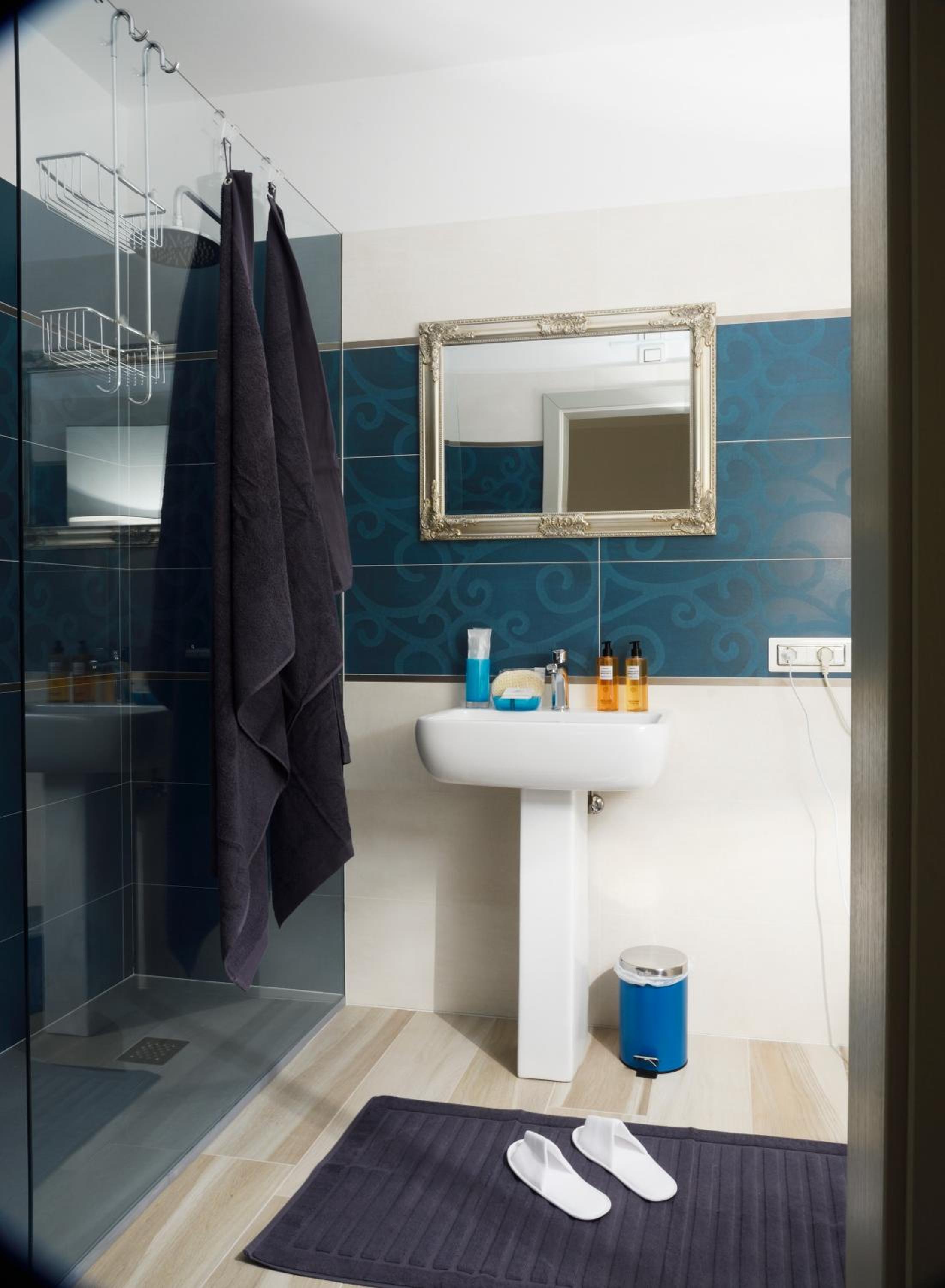 Double Room - Photo 2