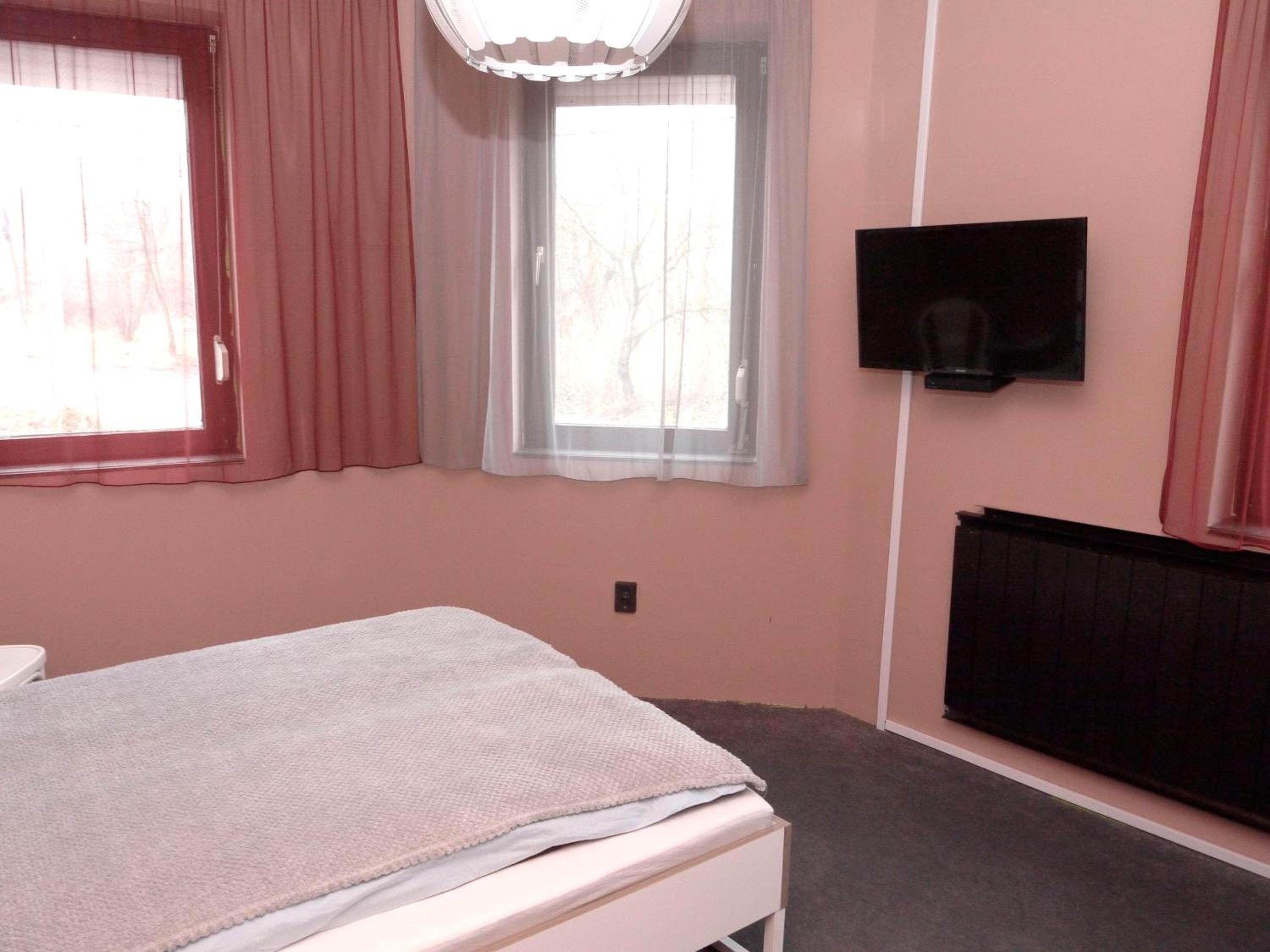 Standard Queen Room photo 2