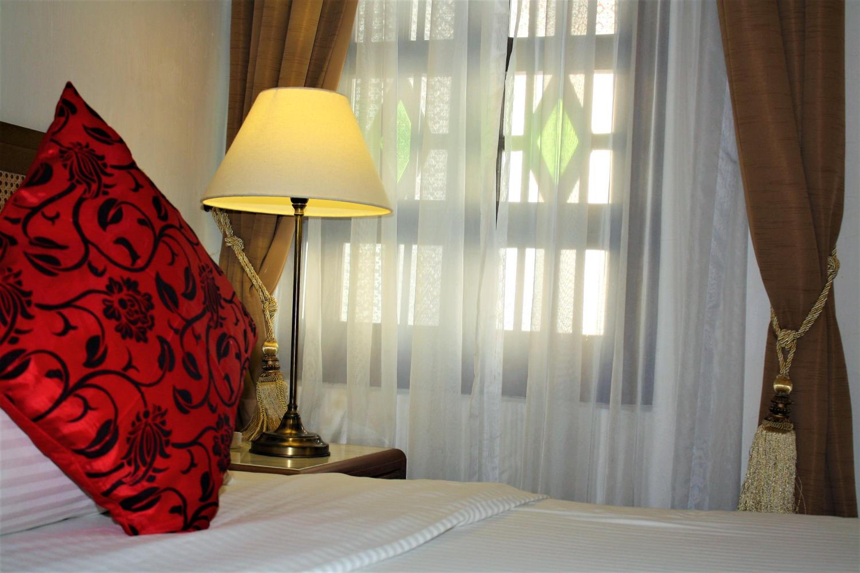 Standard King Room photo 3