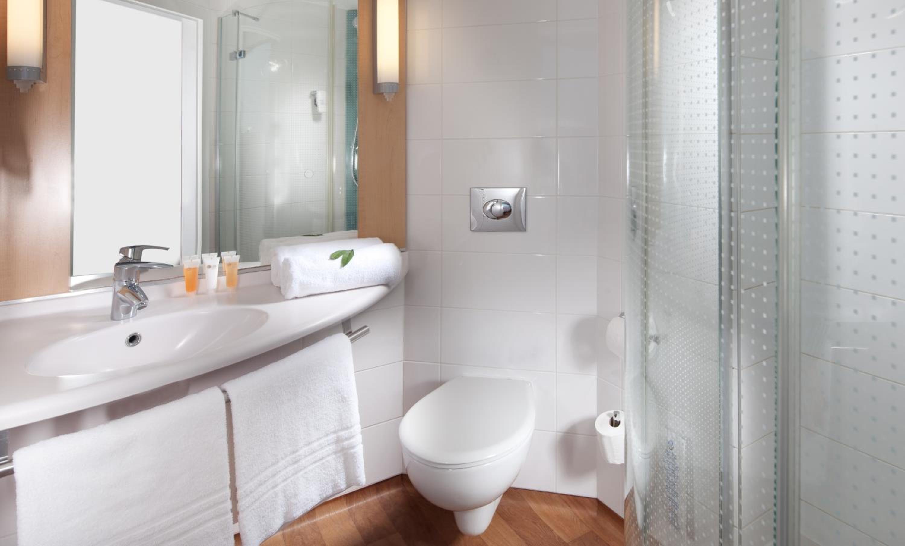 Standard Room with 1 Double Bed - Photo 2