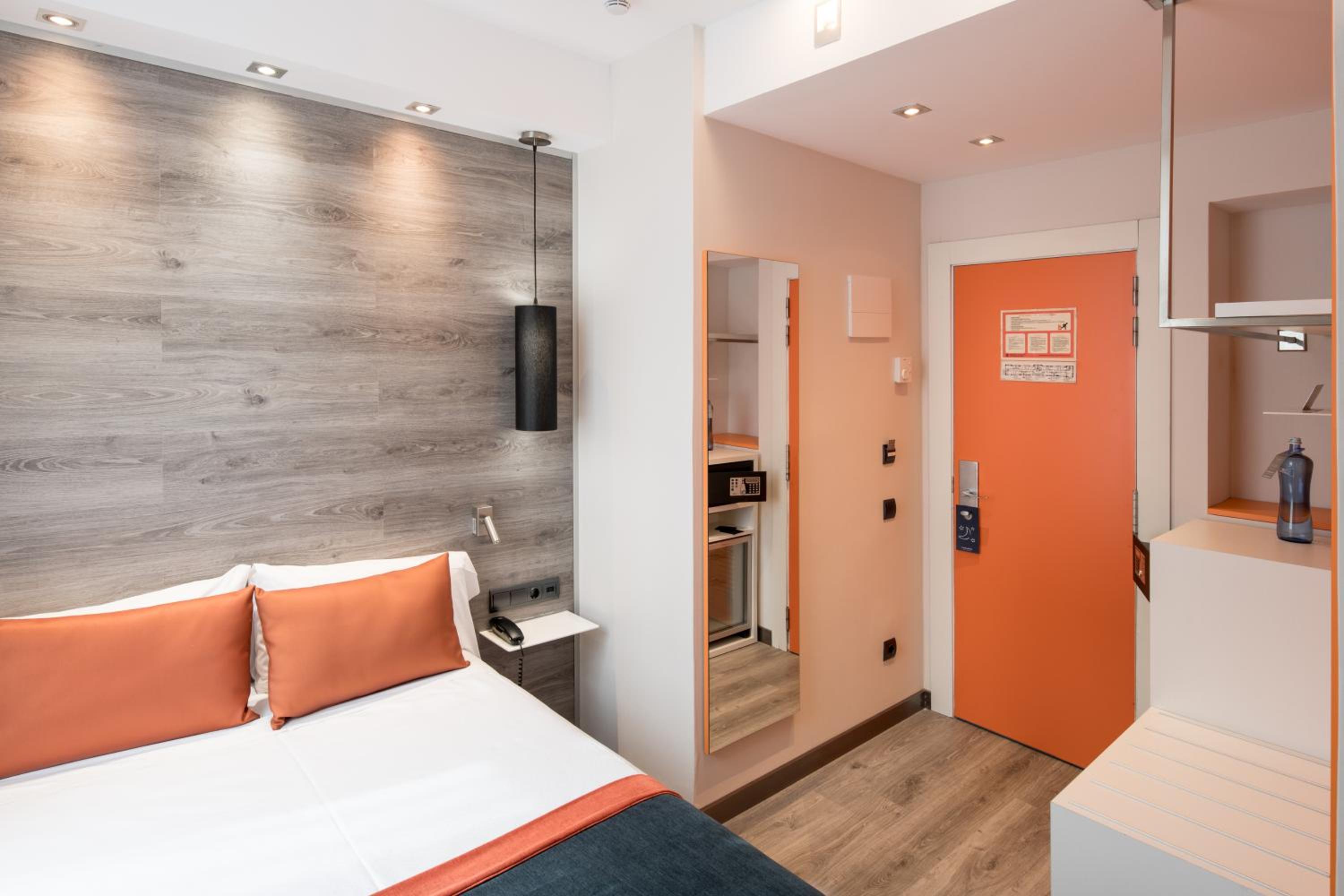 Single Room photo 3