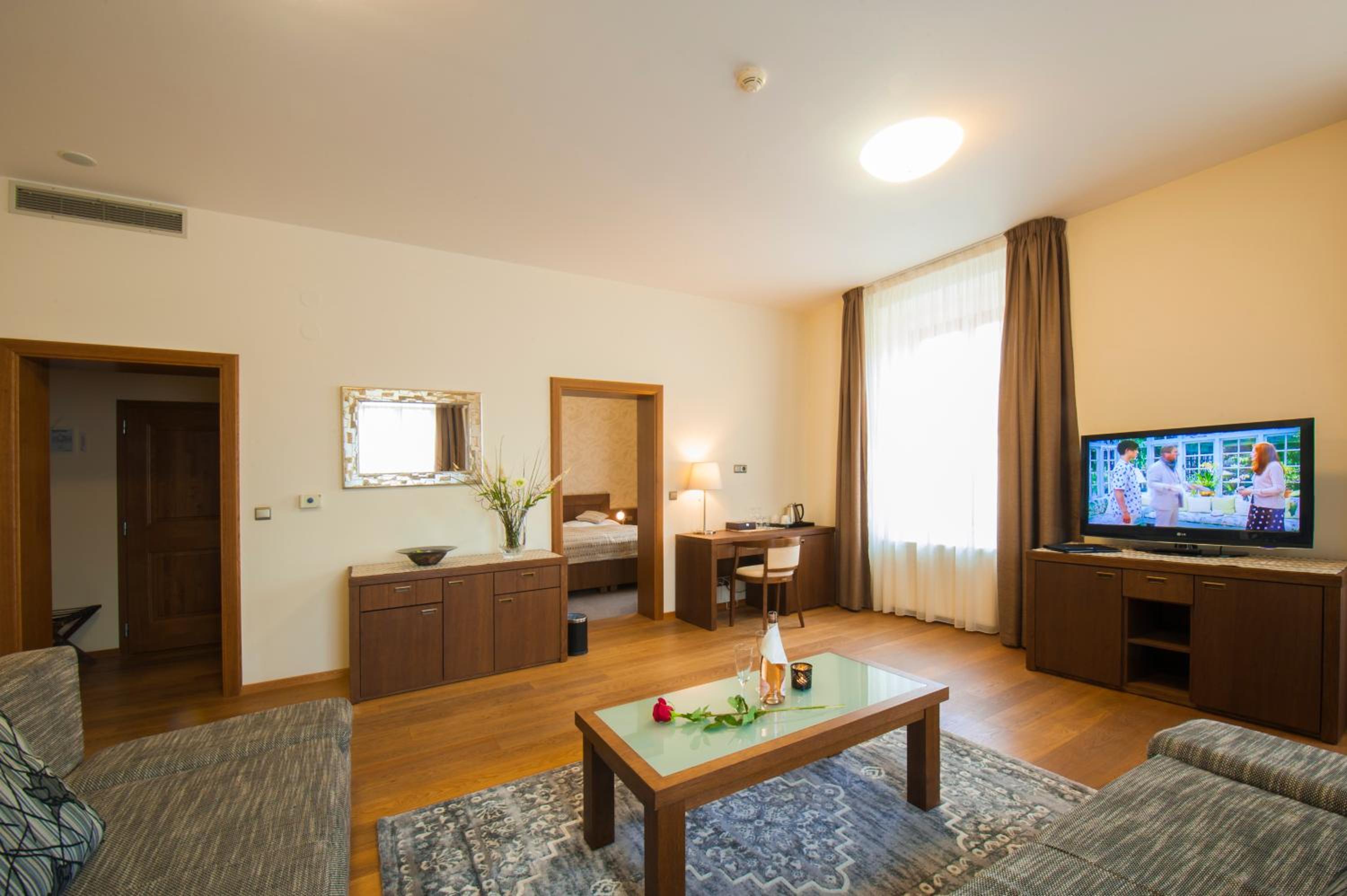 Apartment - Photo 3
