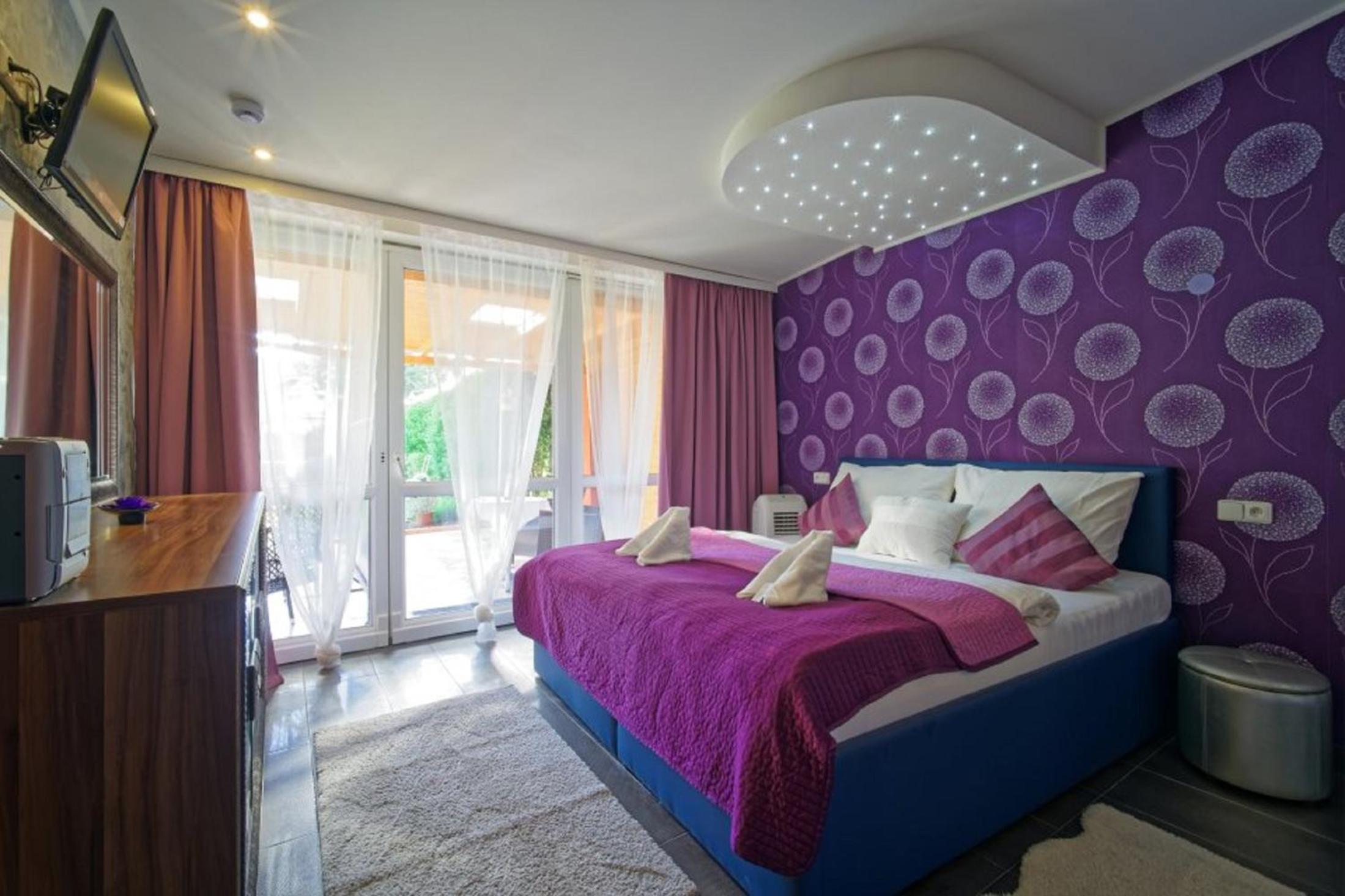Deluxe Double Room with Bath photo 1
