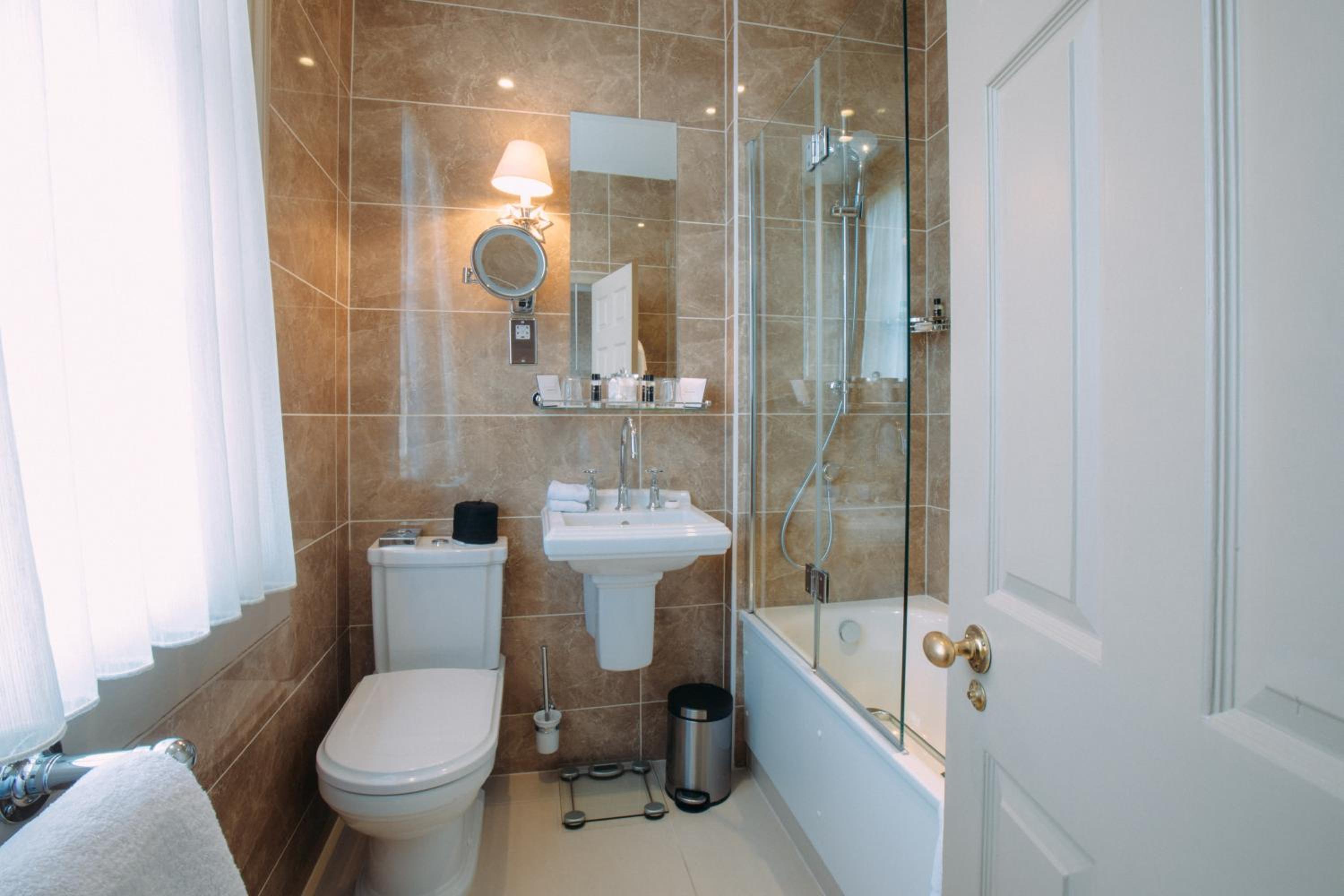 Classic Double Room - Photo 9