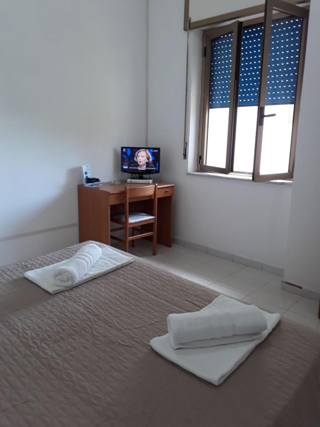 Double Room with Sea View photo 1
