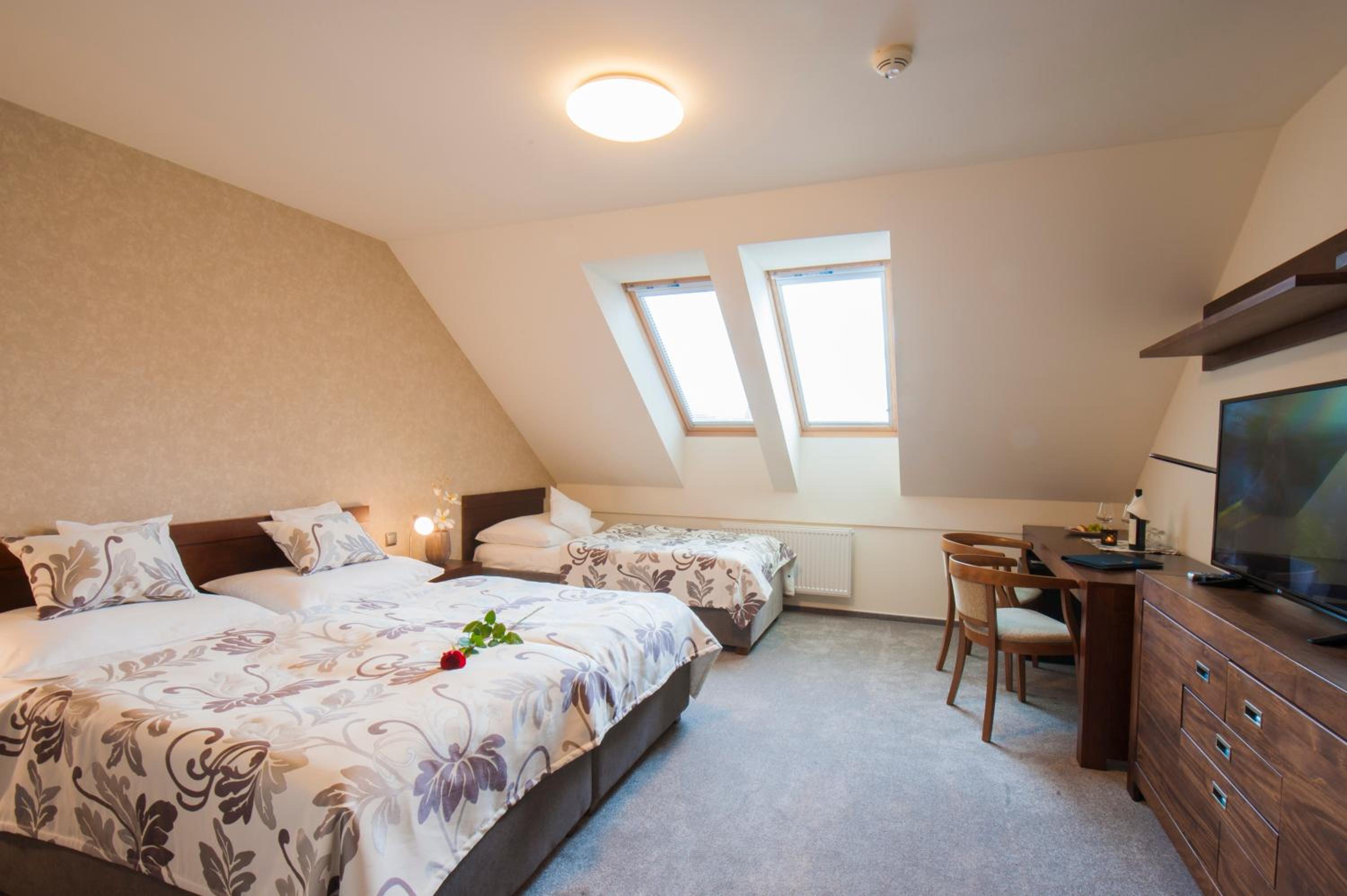 Triple Room - Photo 12