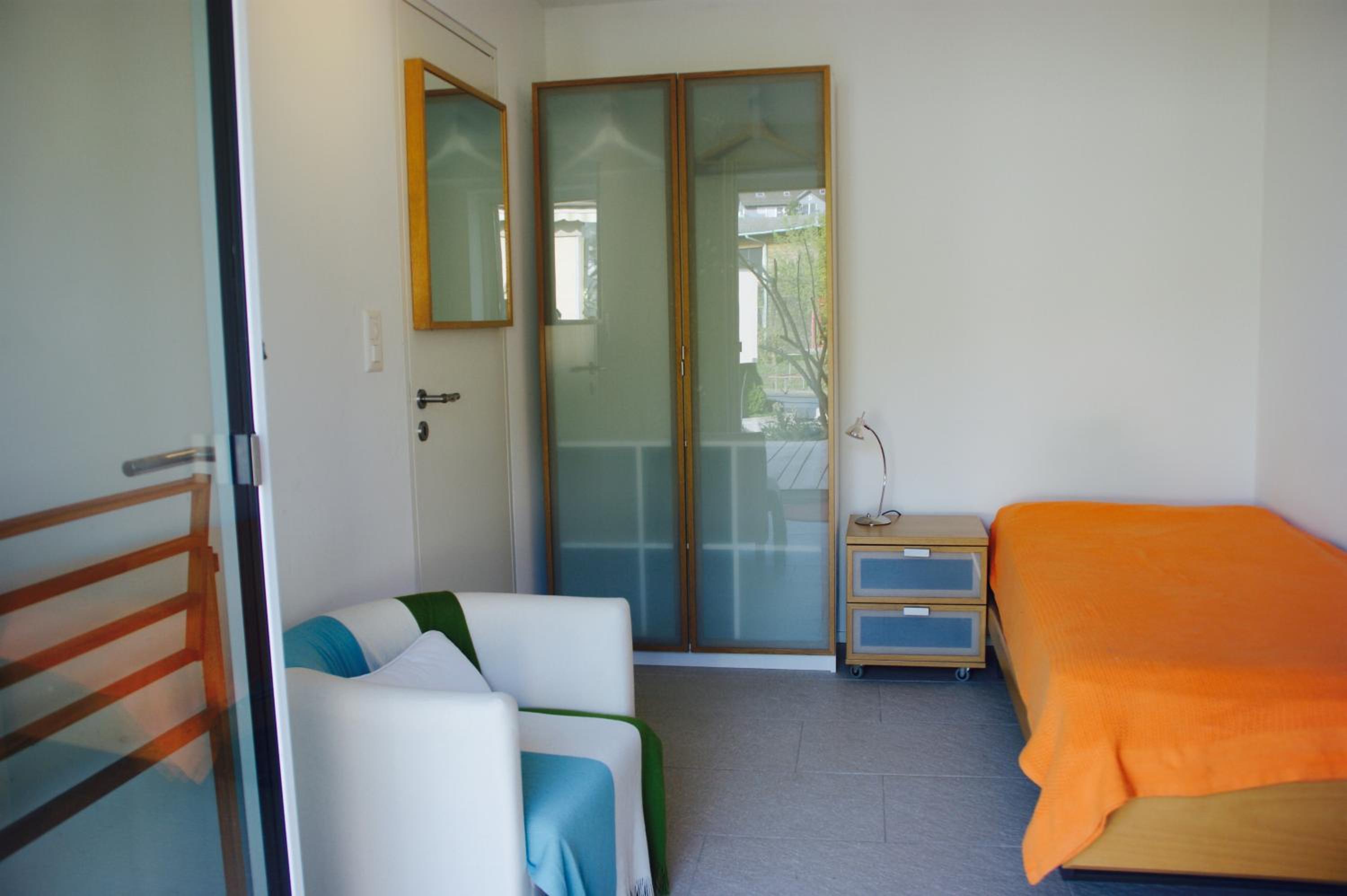 Single Room with Shared Shower and Toilet photo 3