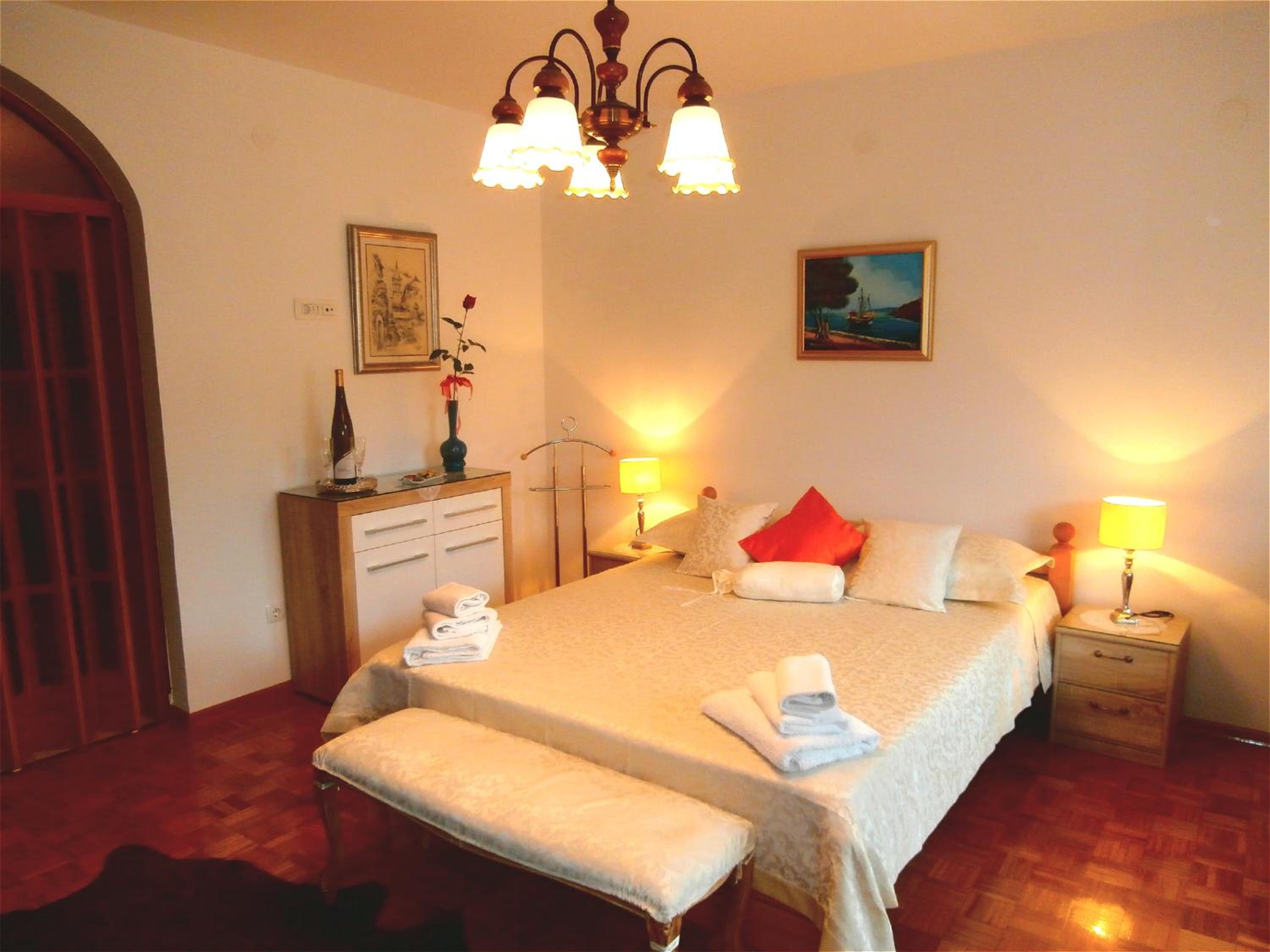 One-Bedroom Apartment with Pool View photo 1