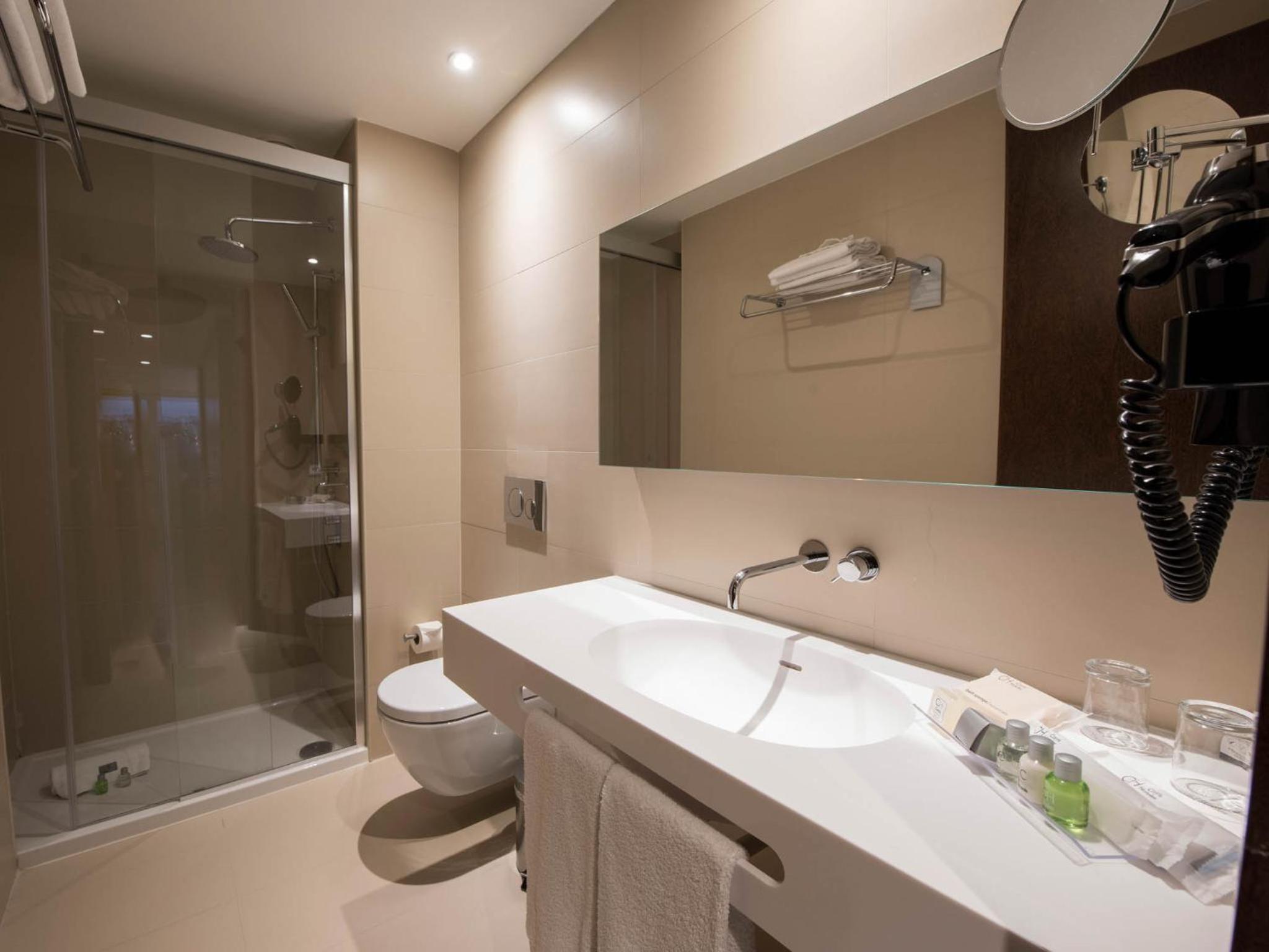 Quarto Duplo com Vista para o Rio e Terraço