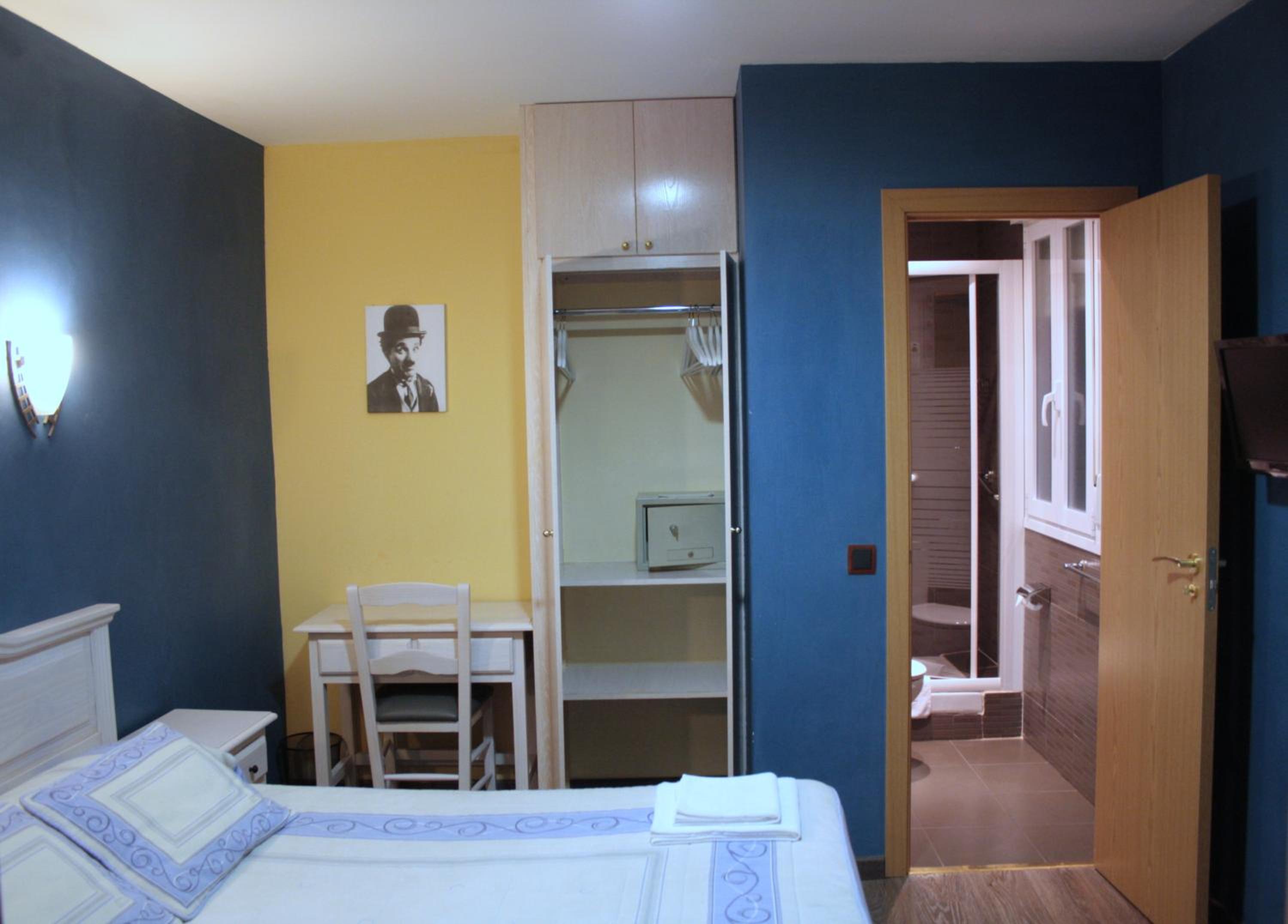 Double Room - Photo 28