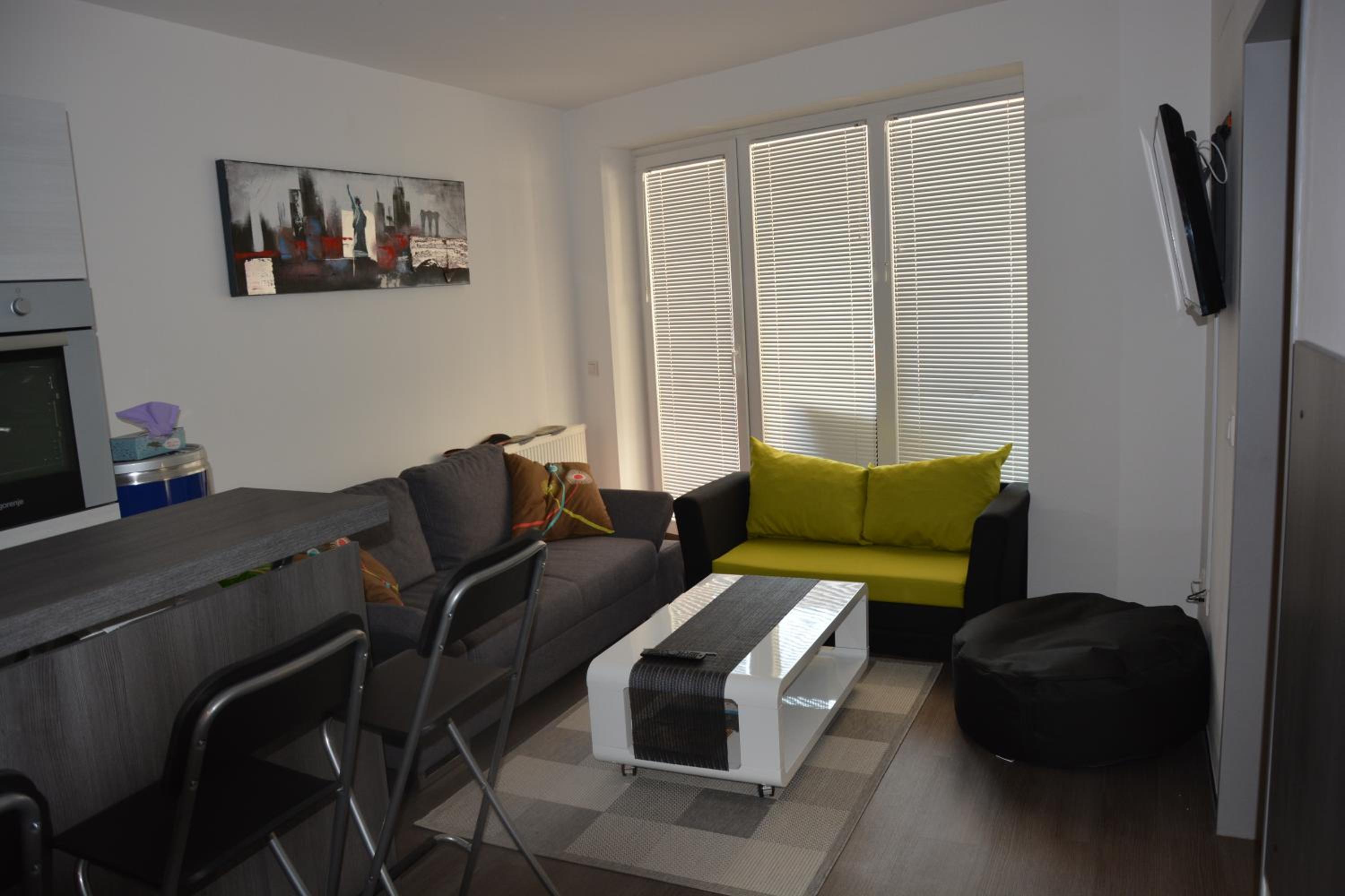 Apartment photo 1