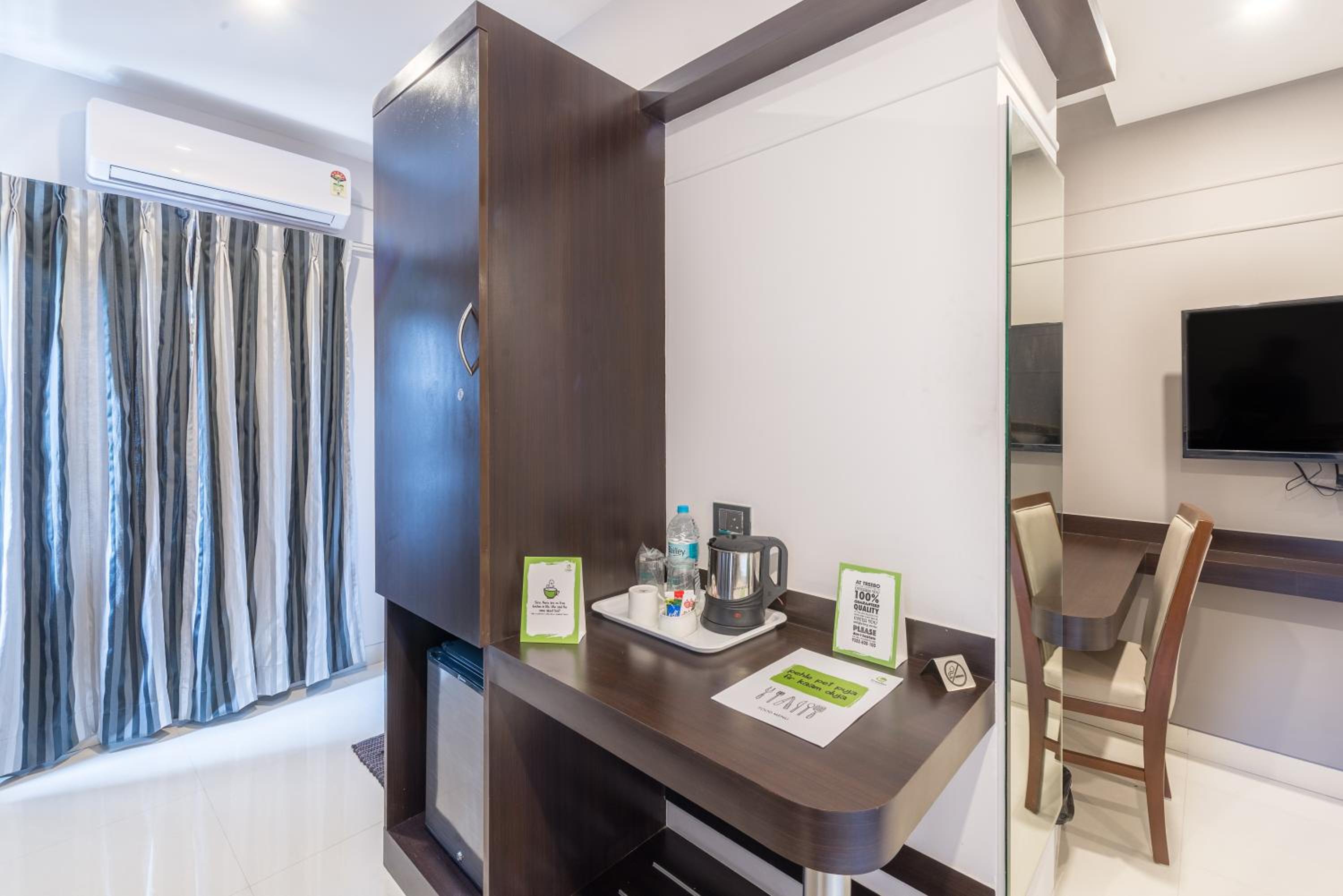 Standard Double or Twin Room - Photo 8