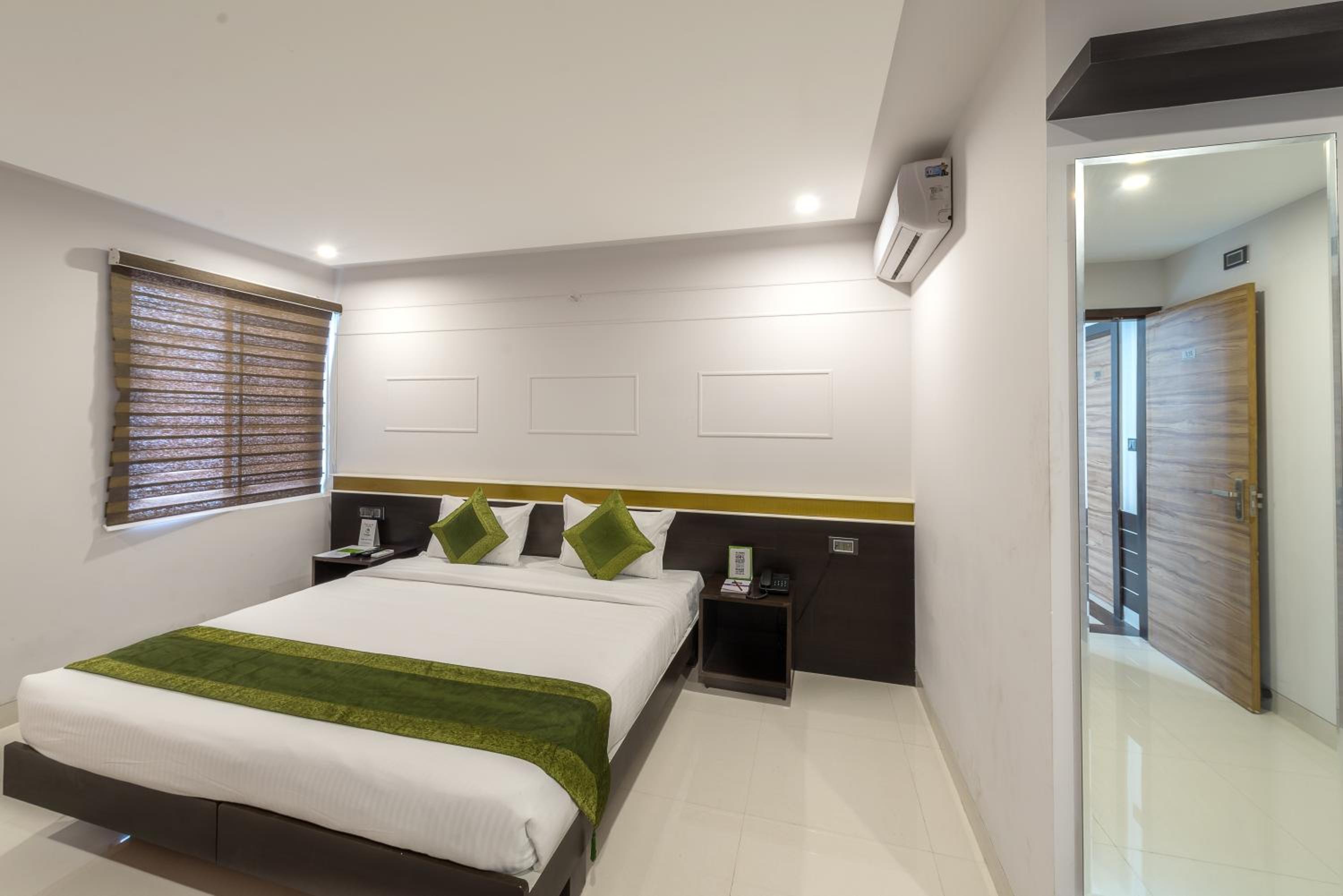 Standard Double or Twin Room - Photo 4
