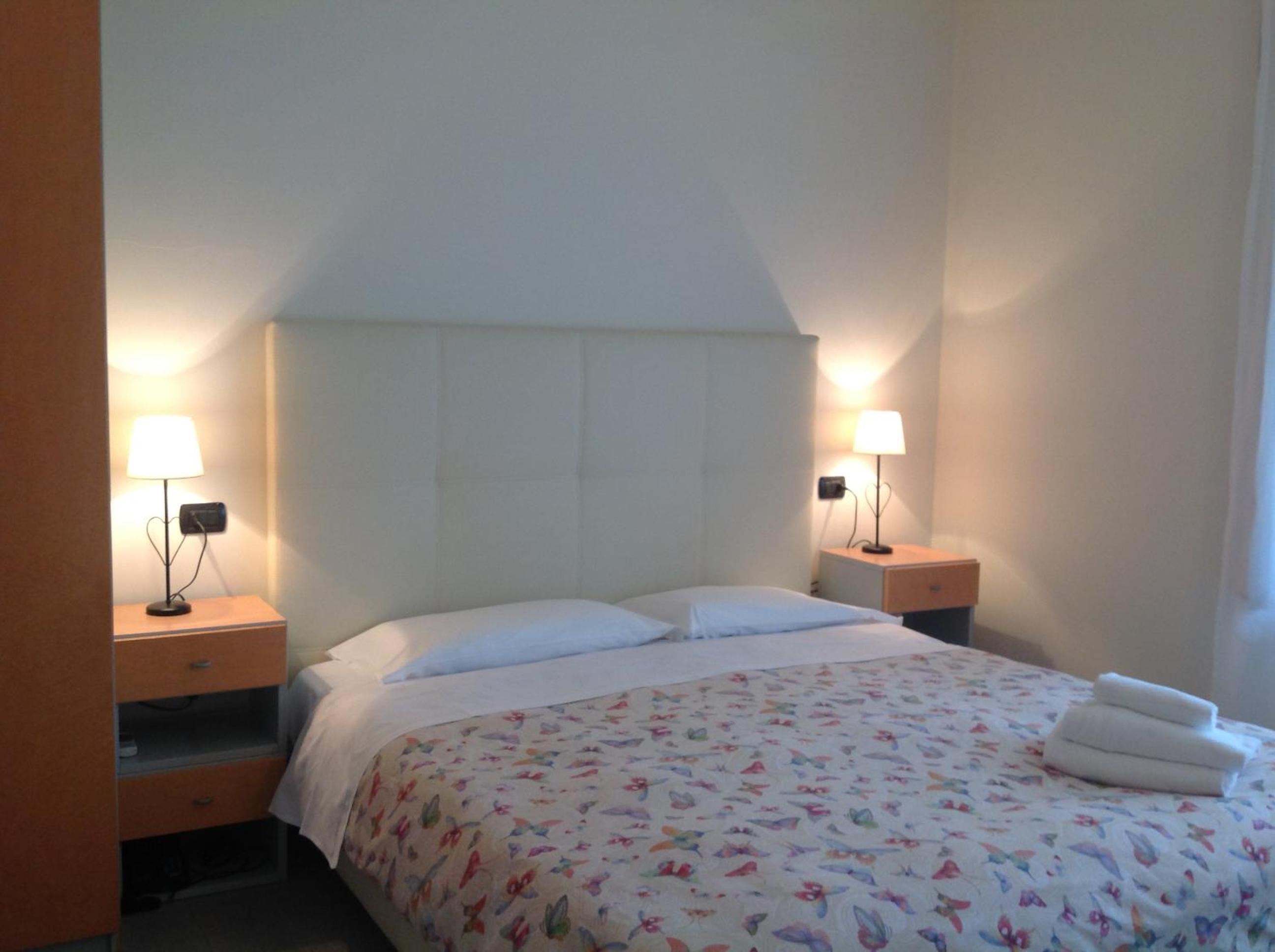 Large Double Room photo 1