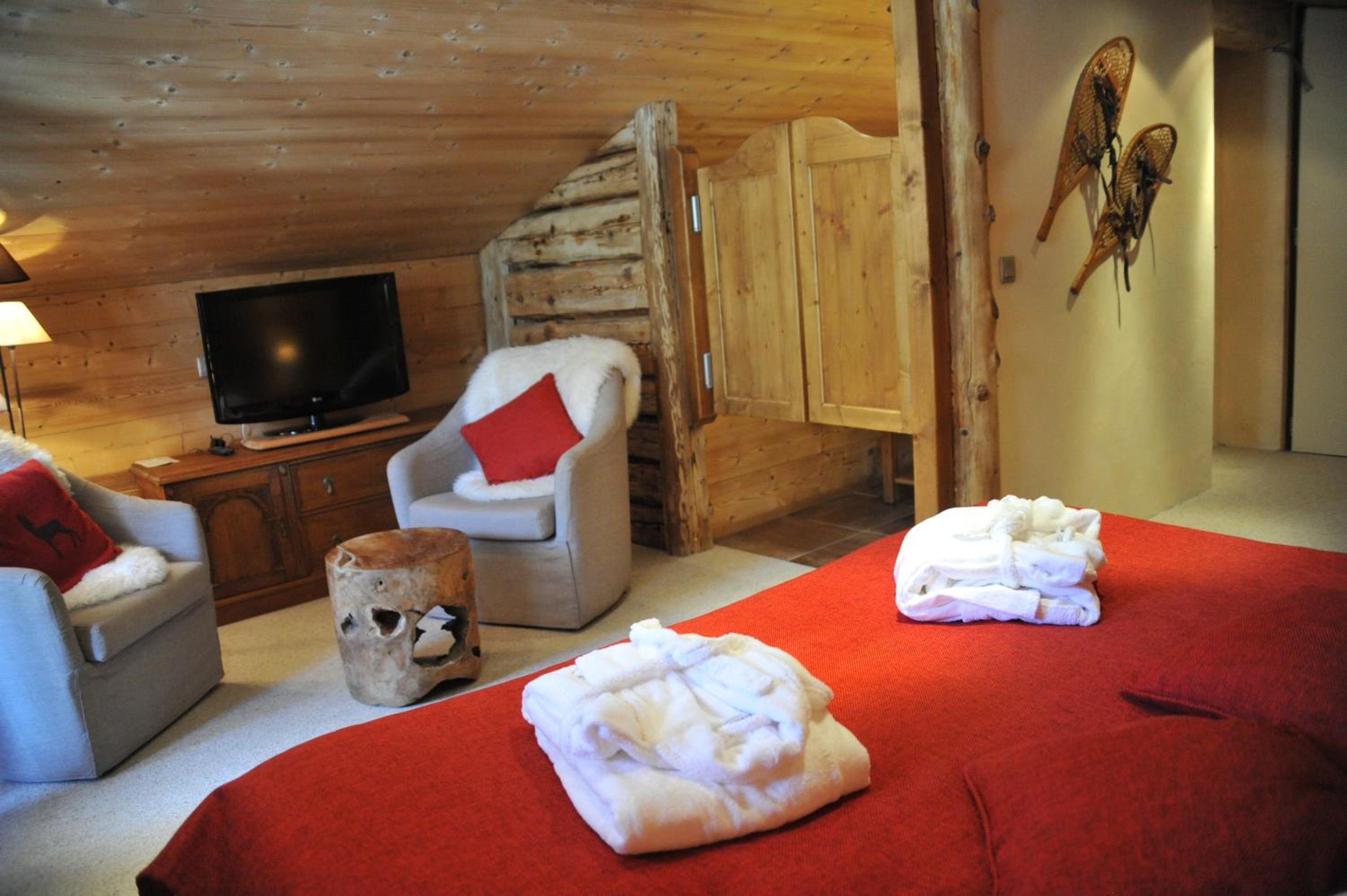 Double or Twin Room - Photo 6