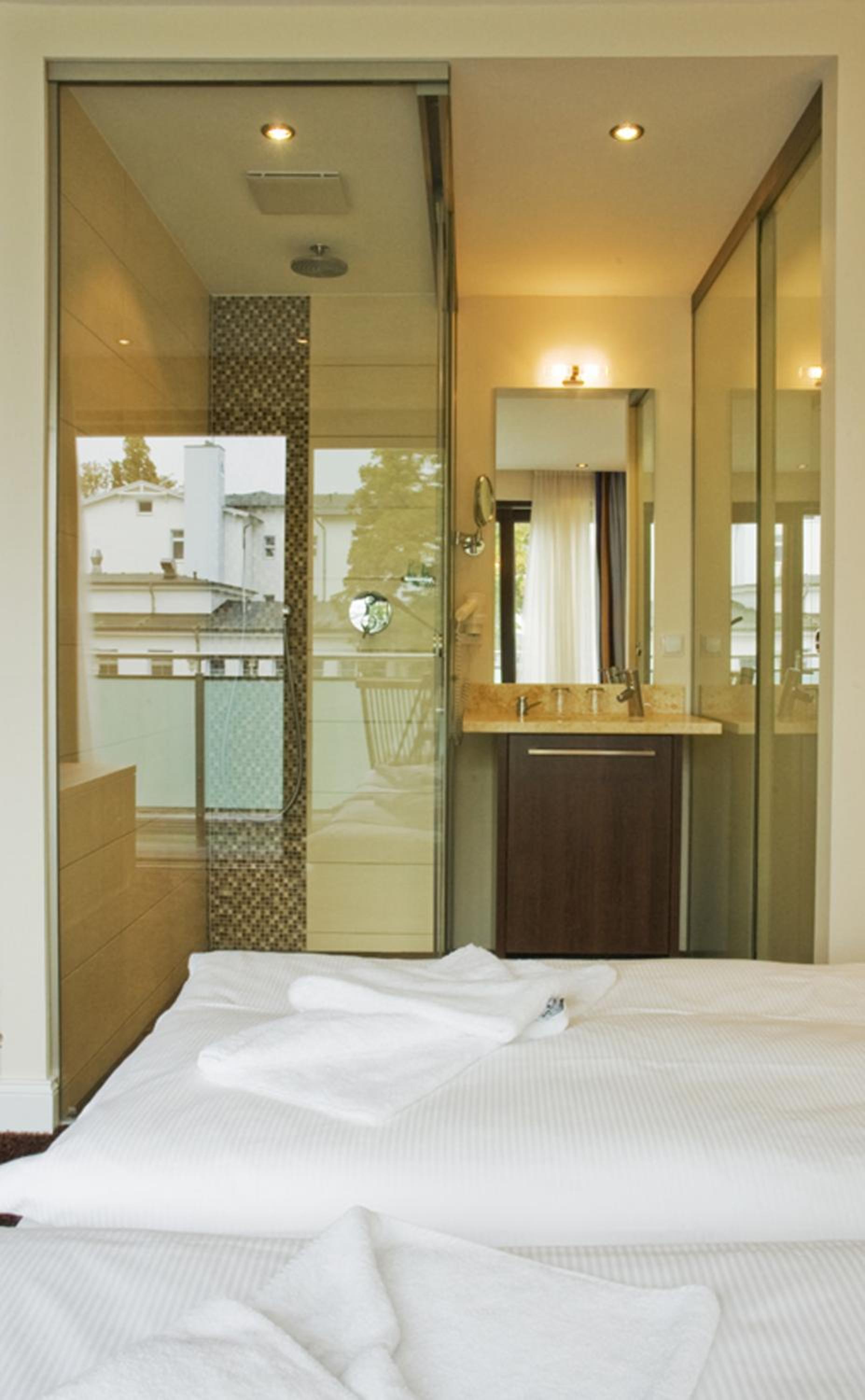 Double Room with Partial Sea View - Photo 4