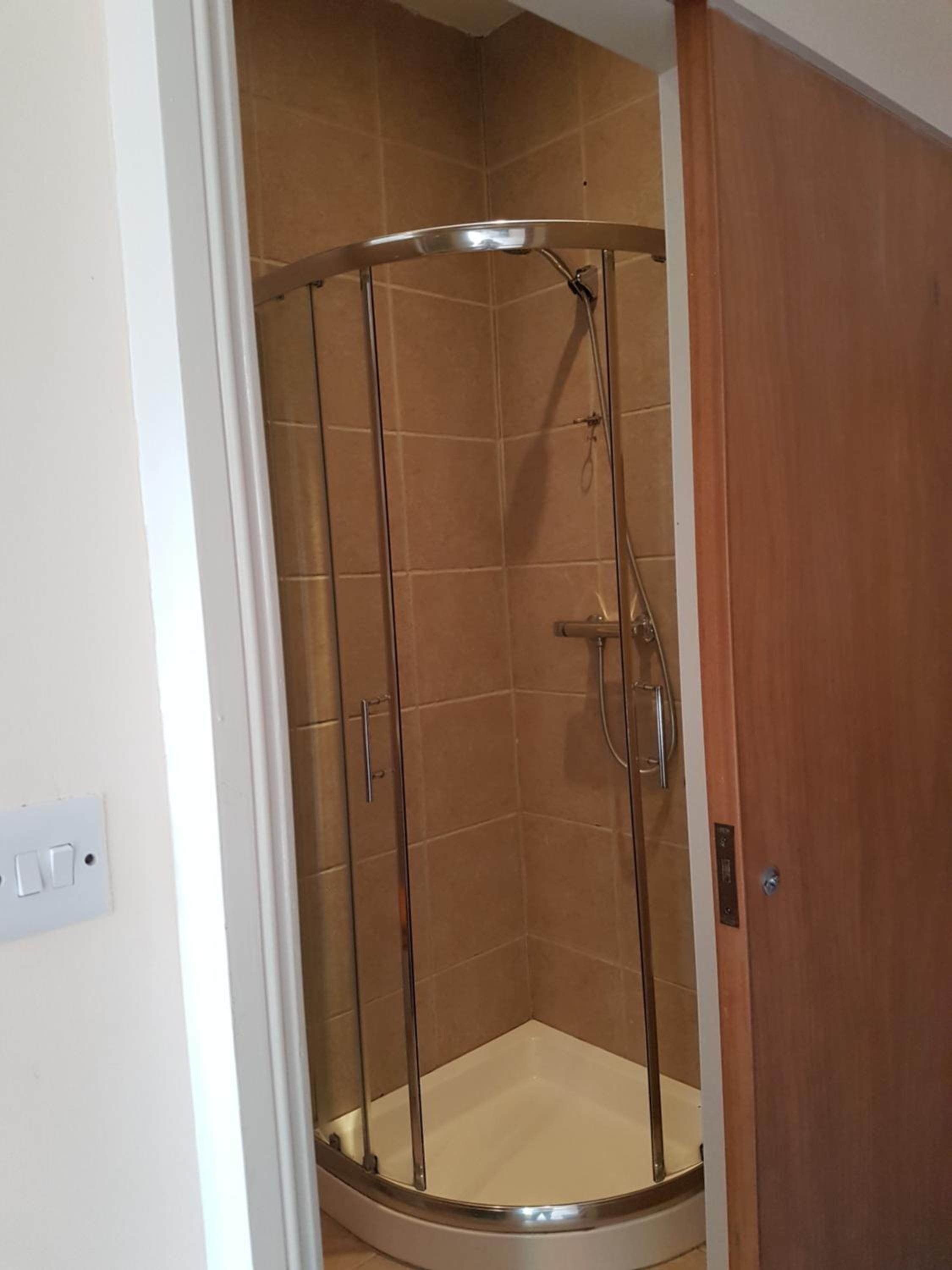 Double Room with Private Bathroom photo 3