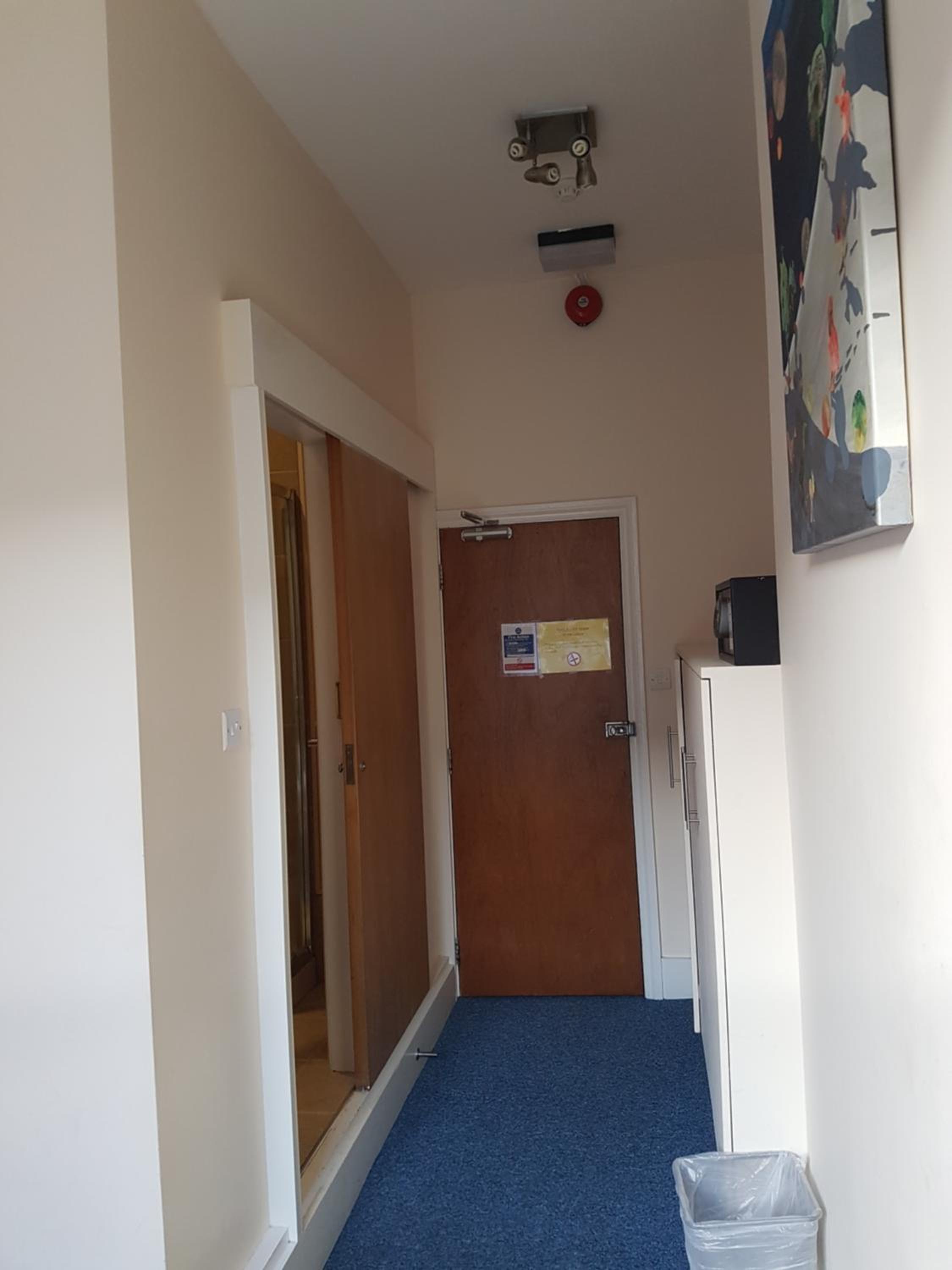 Double Room with Private Bathroom photo 2