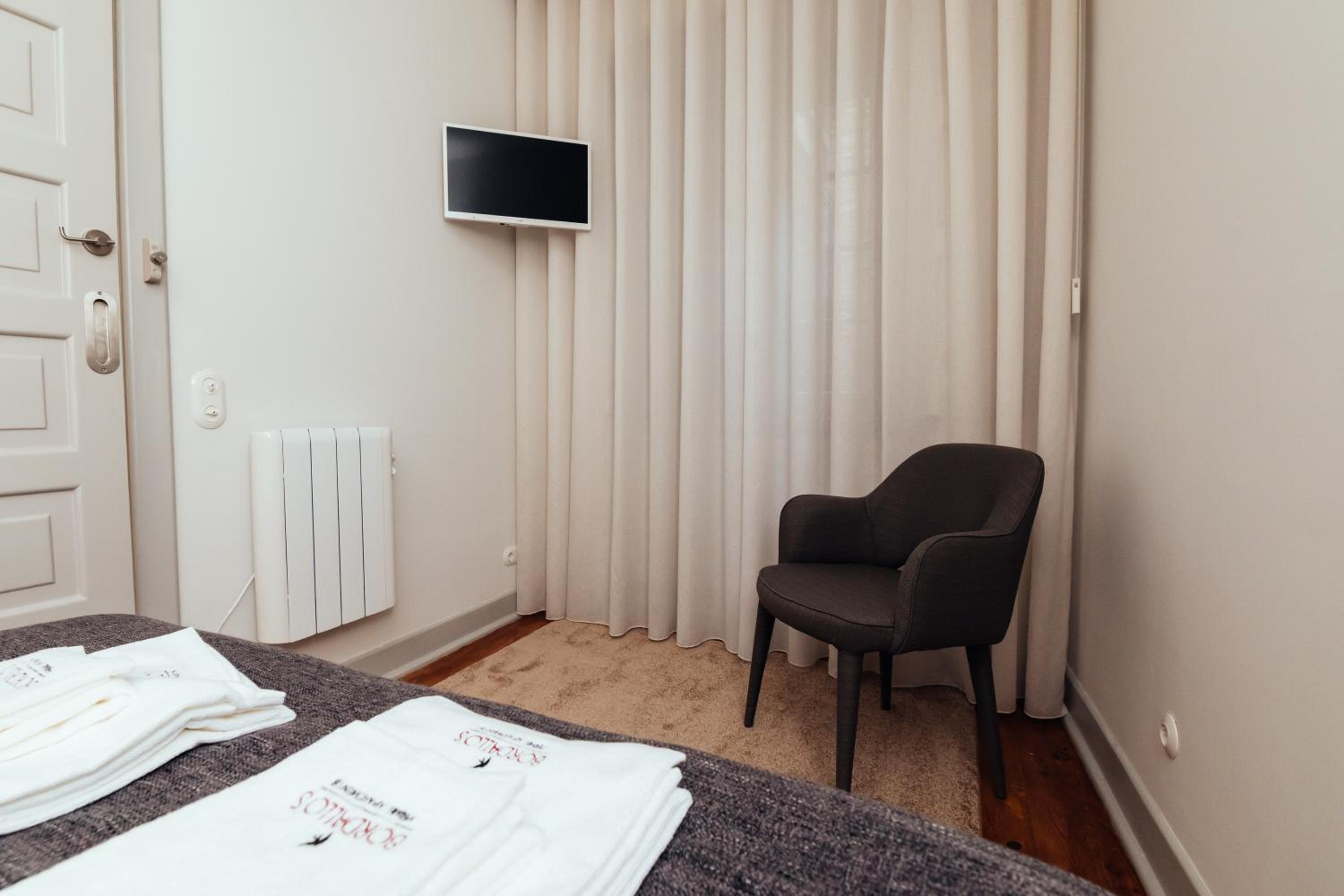 Two-Bedroom Apartment - Photo 22
