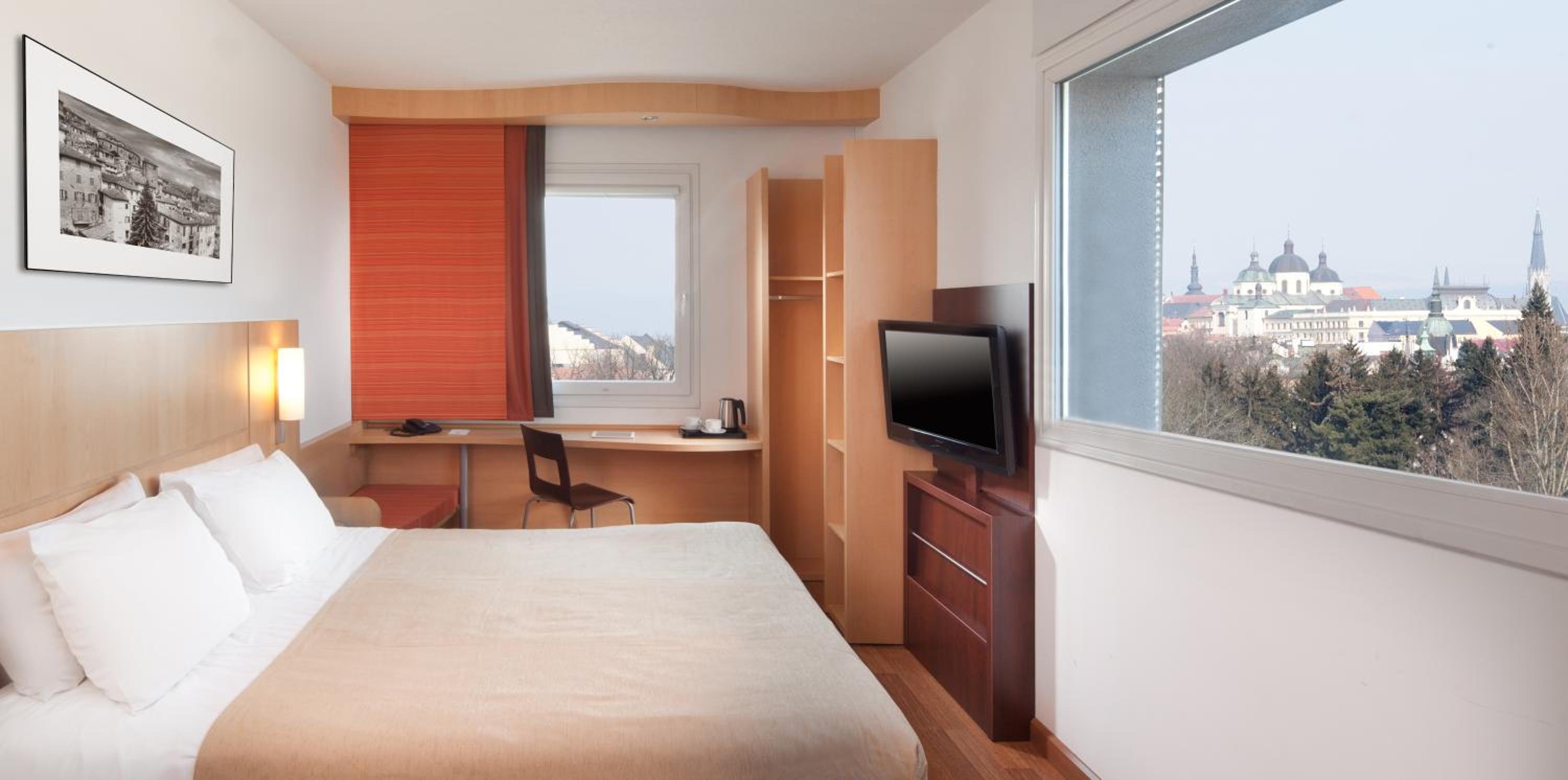 Standard Room with 1 Double Bed - Photo 1