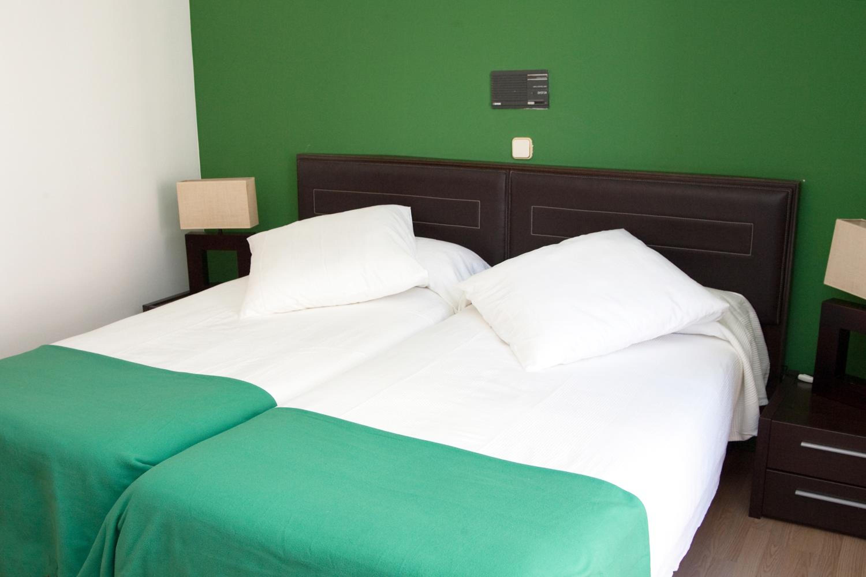 Standard Double Room - Photo 2