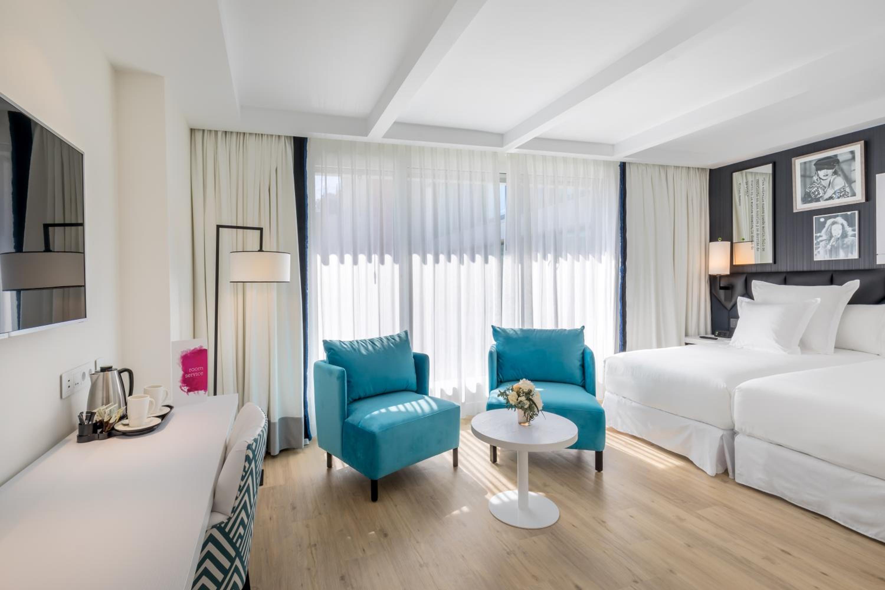 Deluxe Family Room