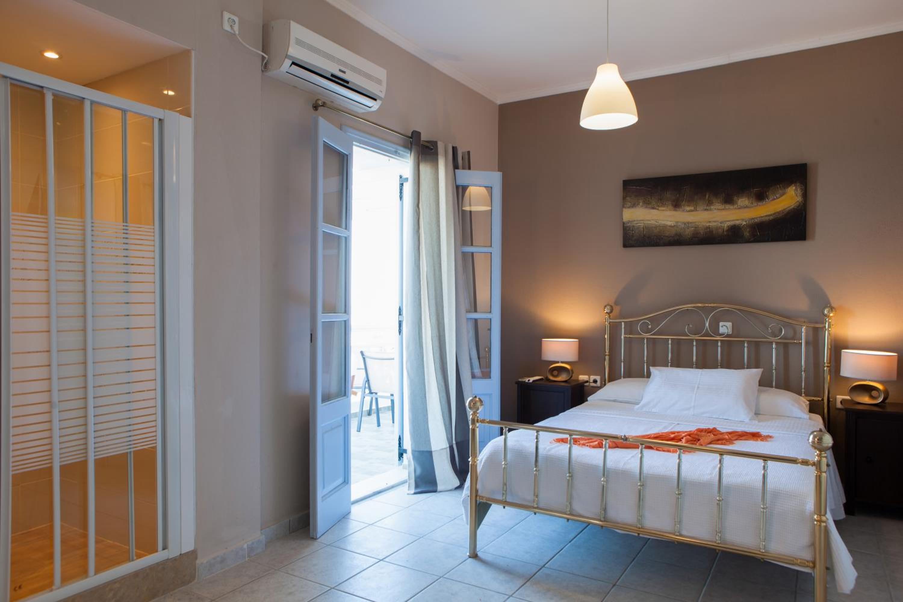 Standard Balcony Studio with Sea View photo 2