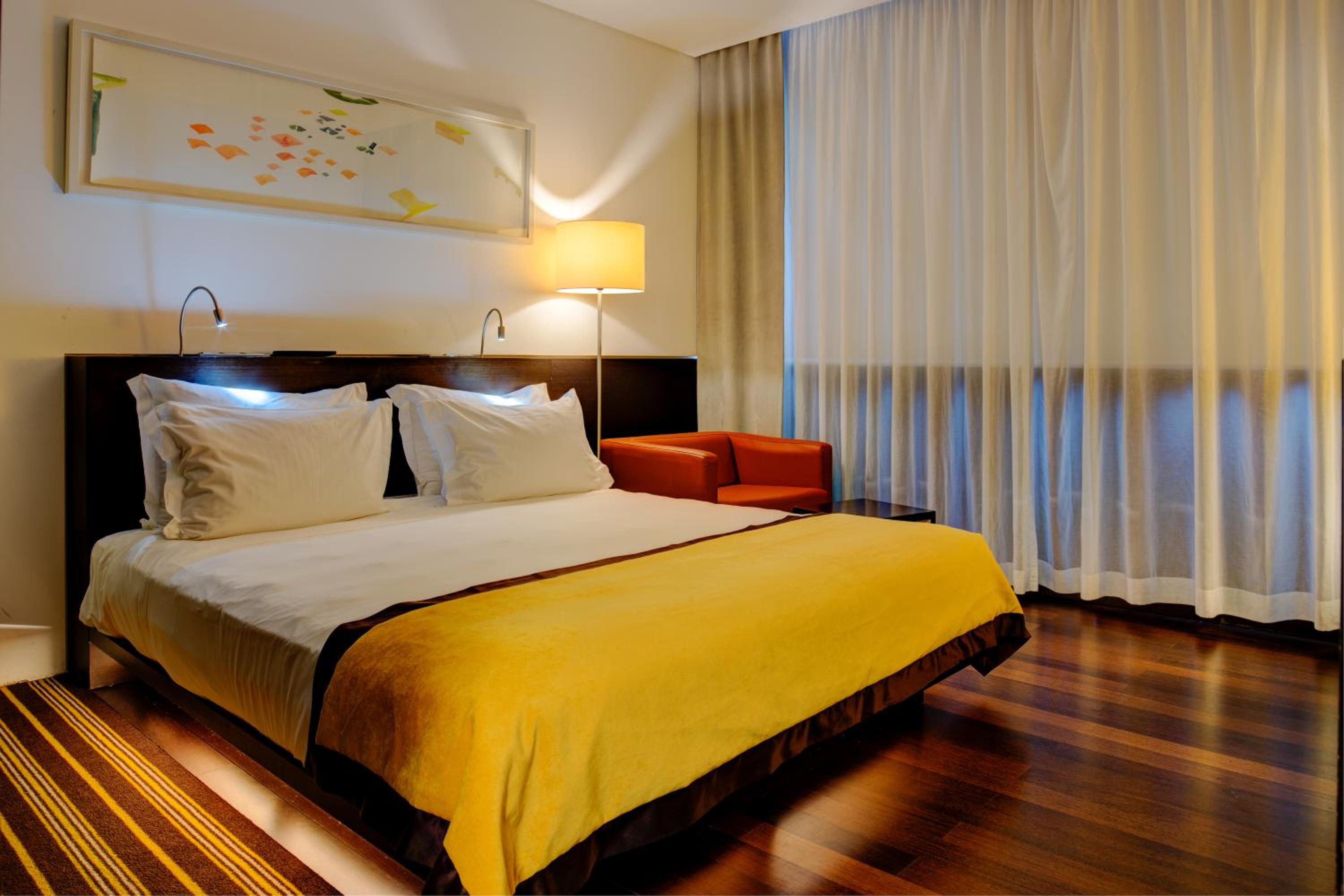 Standard Twin Room - Photo 4