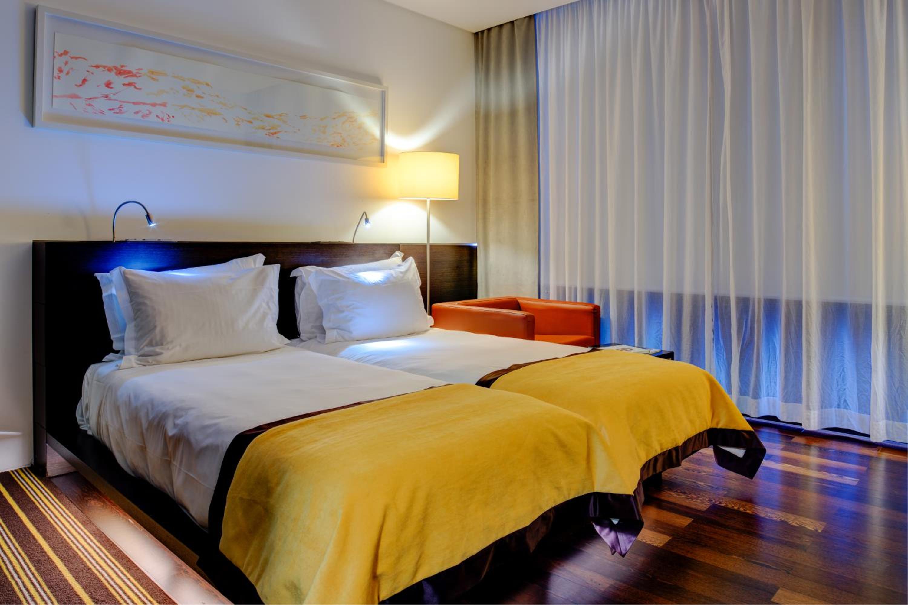 Standard Twin Room - Photo 3