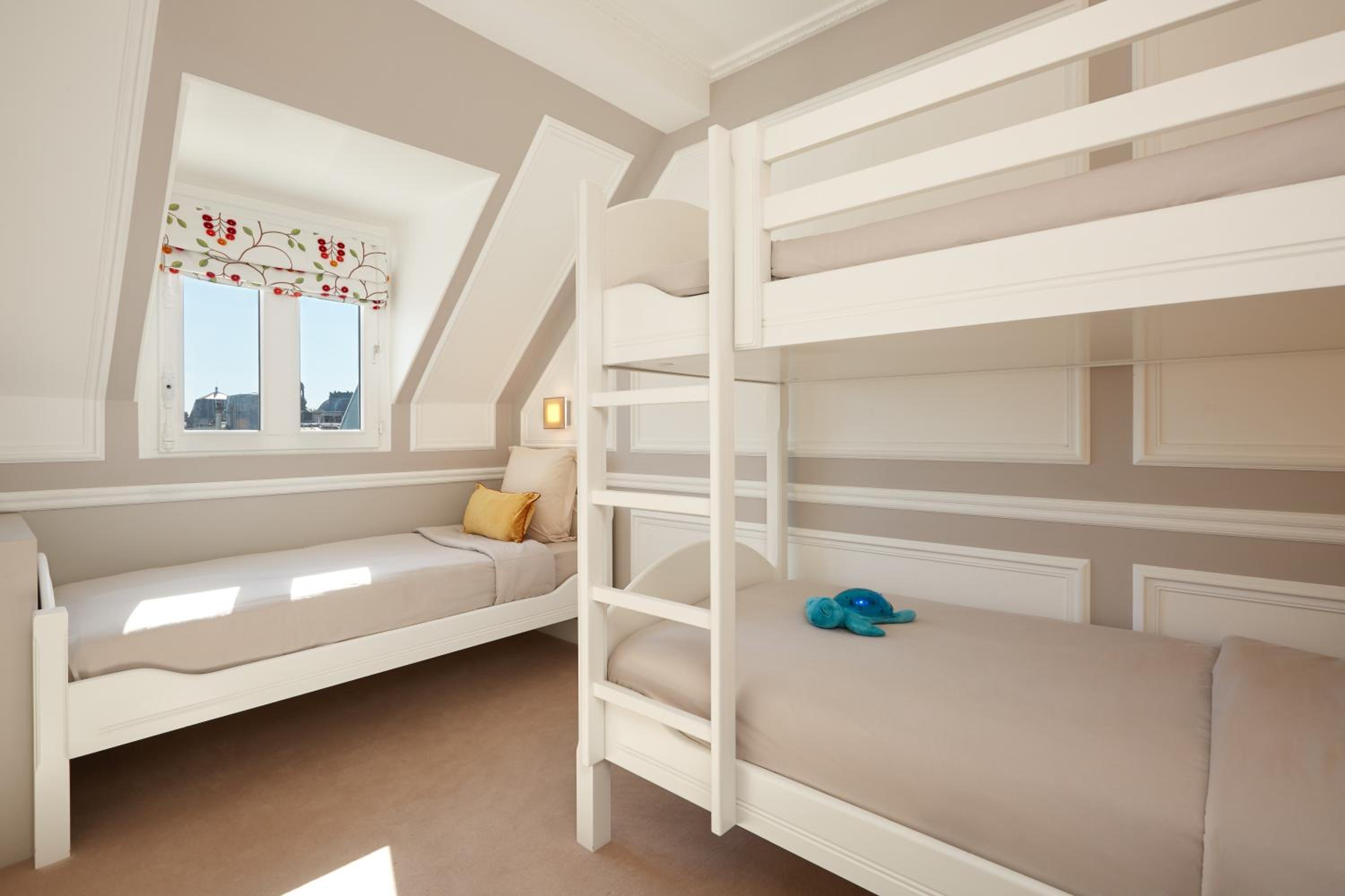 Family Suite (2 Adults + 2 Children) photo 3