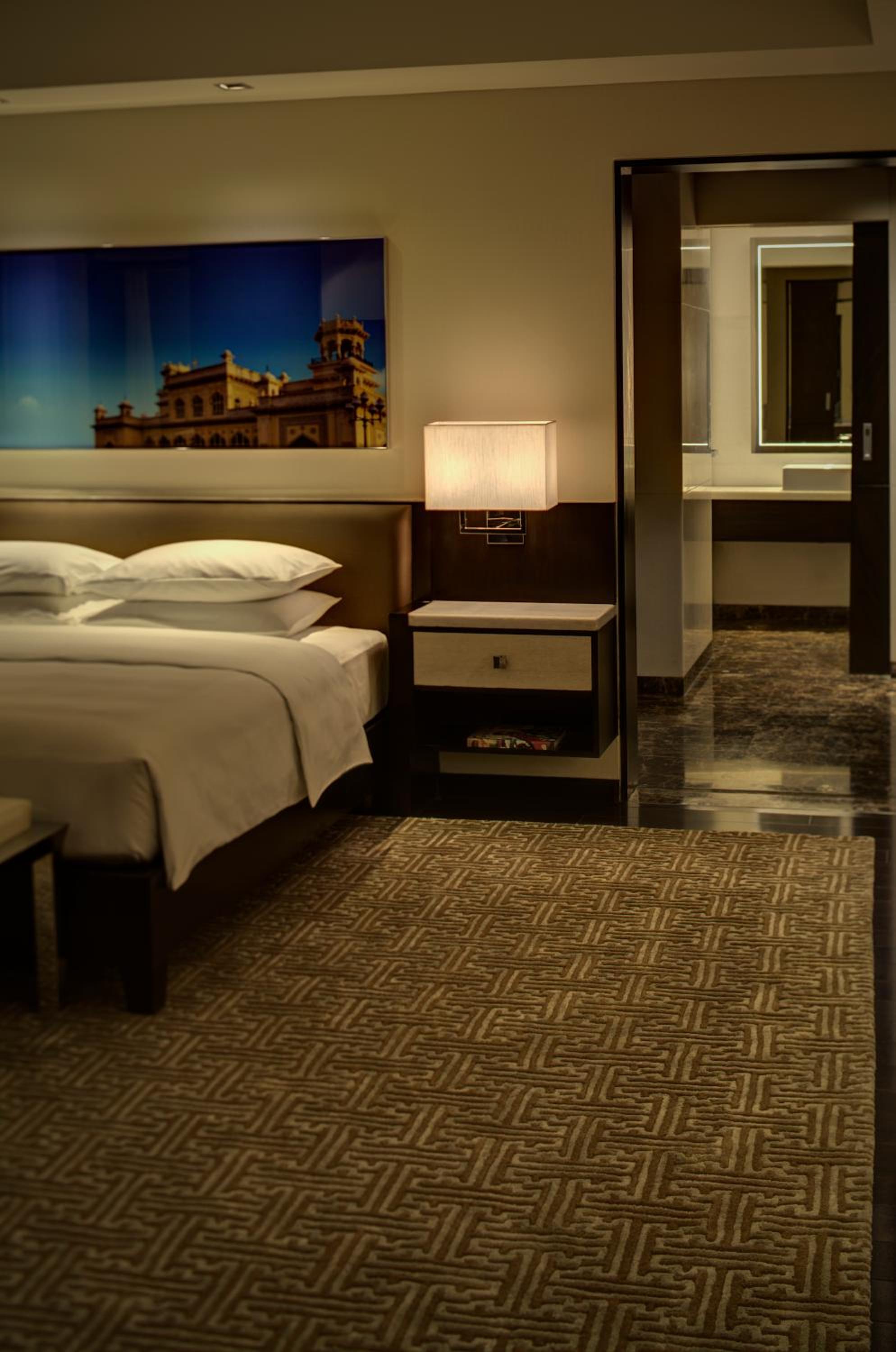 Park King Suite