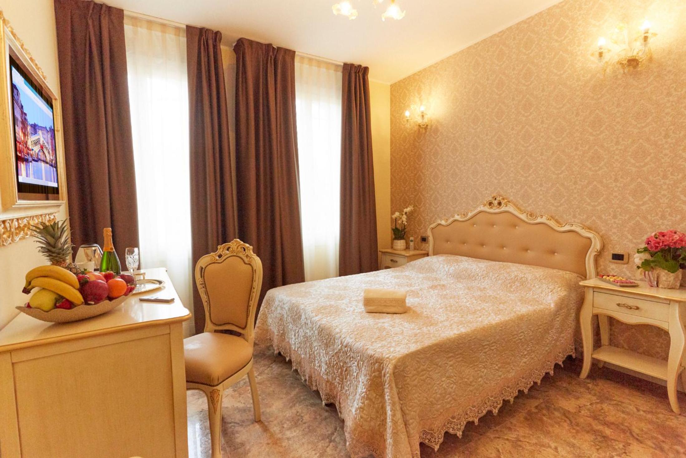 Superior Double or Twin Room - Photo 4